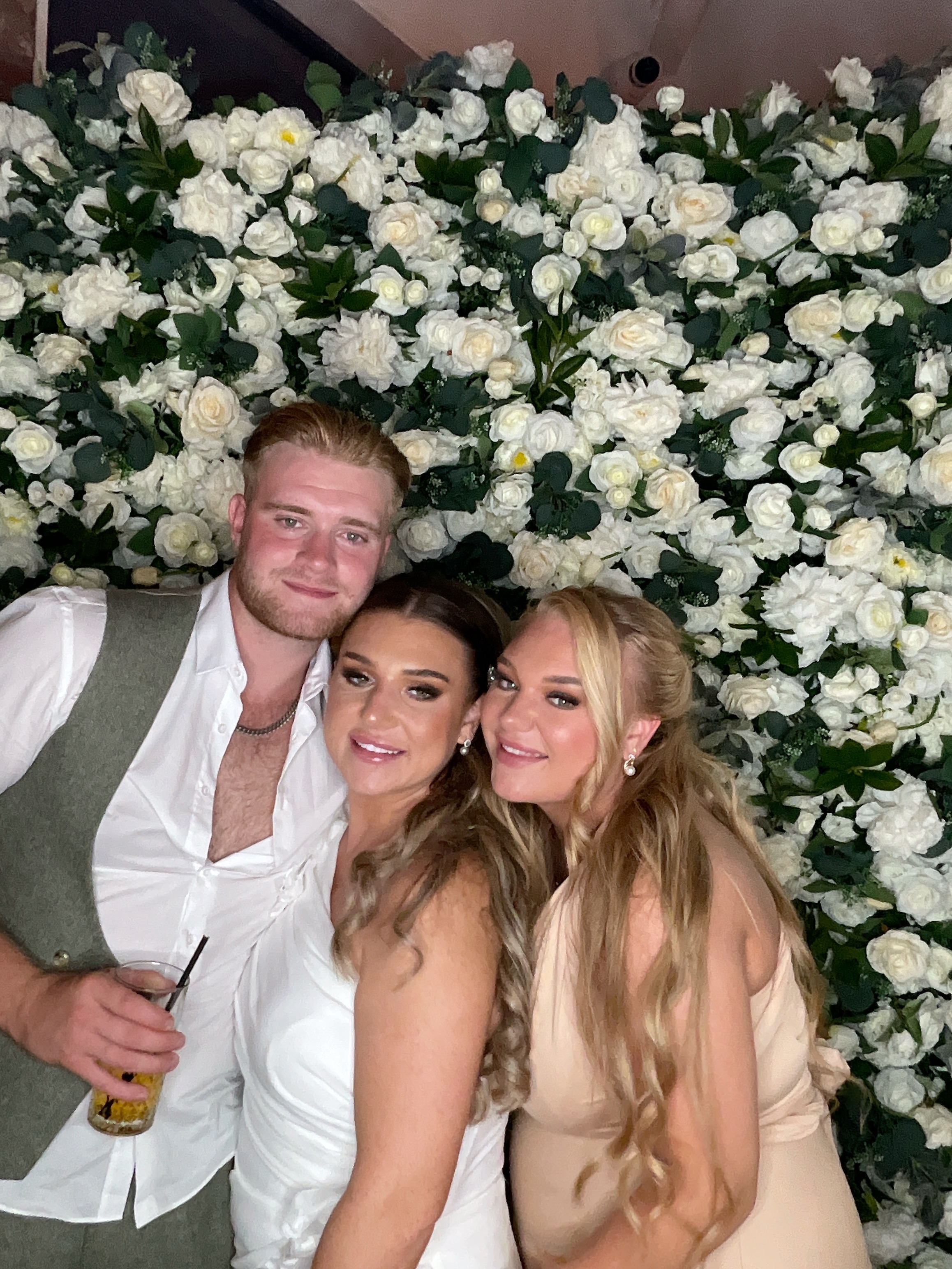 Mr & Mrs Sewell photo booth images  | View more photos from the event at gallery.magicimages.uk/u/MagicImages/Mr-Mrs-Sewell-photo-booth-images