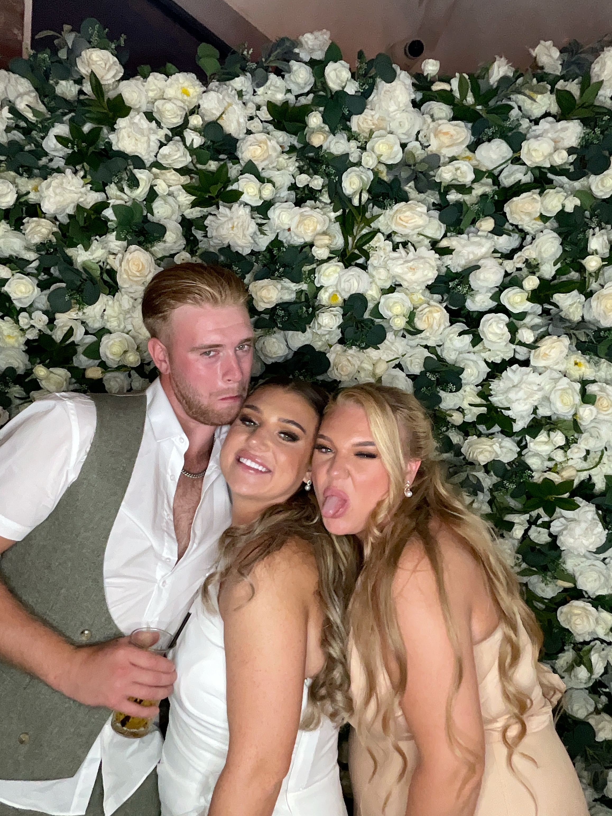 Mr & Mrs Sewell photo booth images  | View more photos from the event at gallery.magicimages.uk/u/MagicImages/Mr-Mrs-Sewell-photo-booth-images