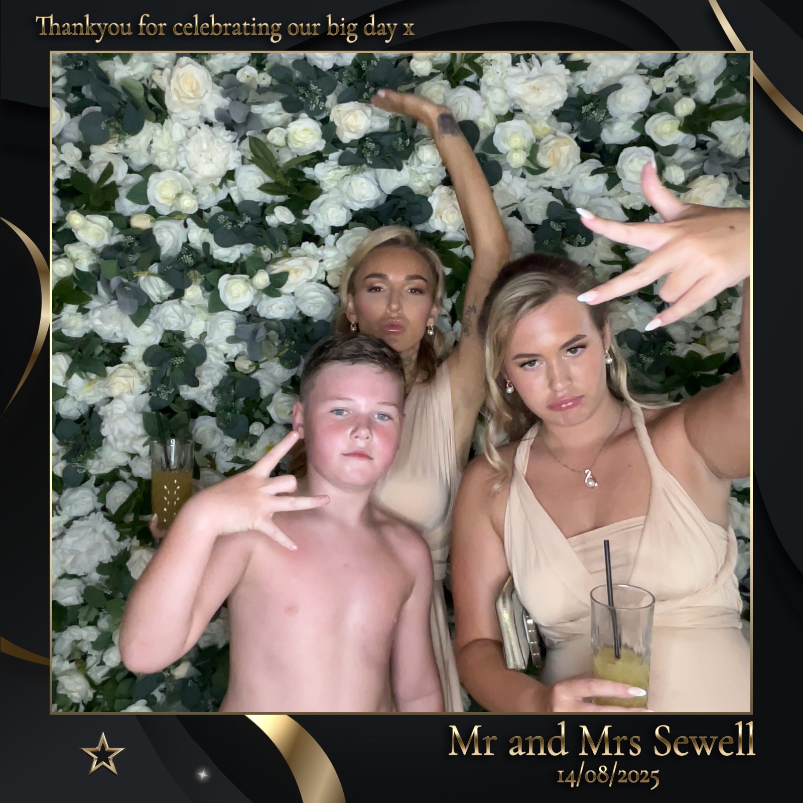 Mr & Mrs Sewell photo booth images  | View more photos from the event at gallery.magicimages.uk/u/MagicImages/Mr-Mrs-Sewell-photo-booth-images