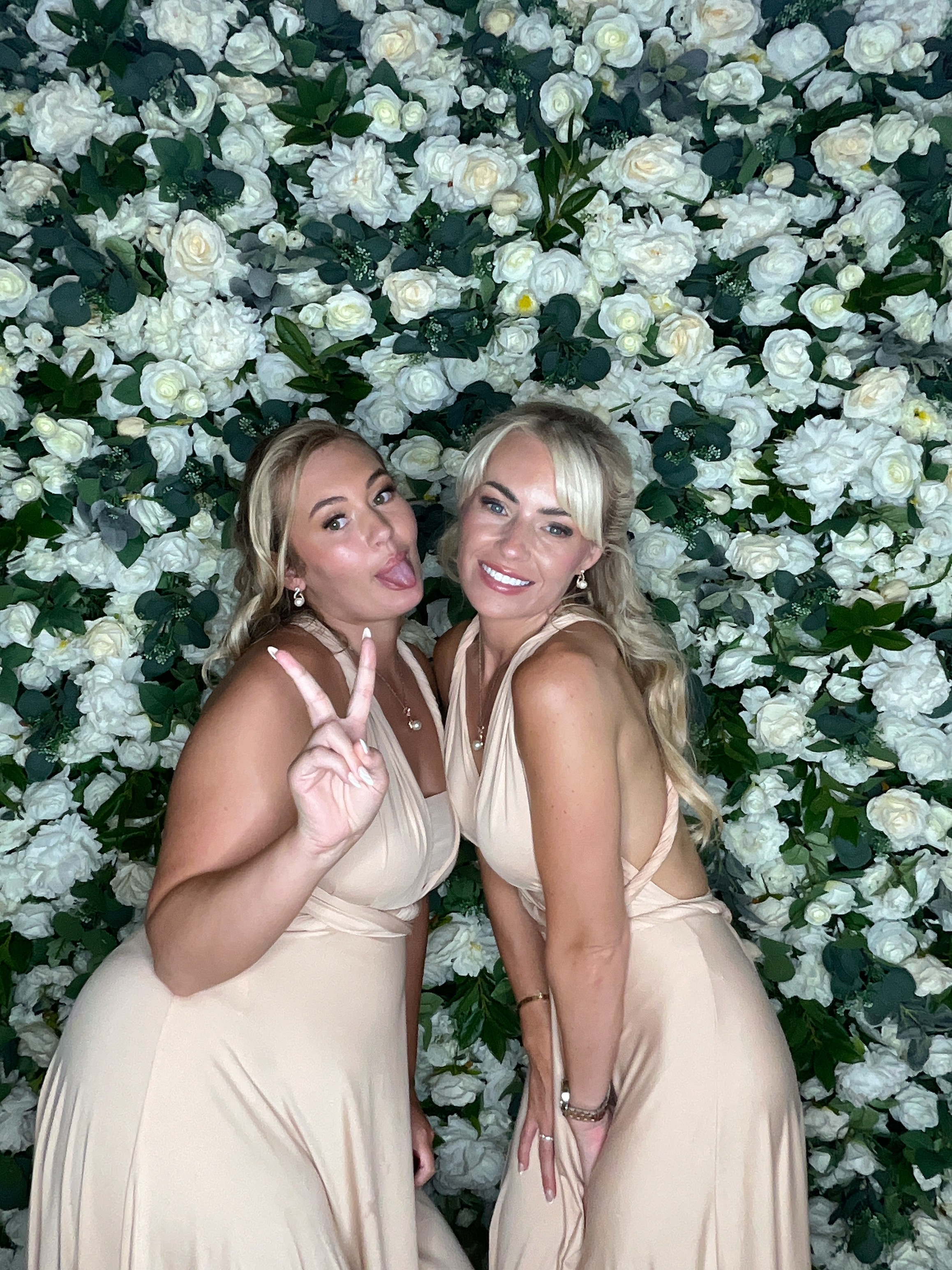 Mr & Mrs Sewell photo booth images  | View more photos from the event at gallery.magicimages.uk/u/MagicImages/Mr-Mrs-Sewell-photo-booth-images