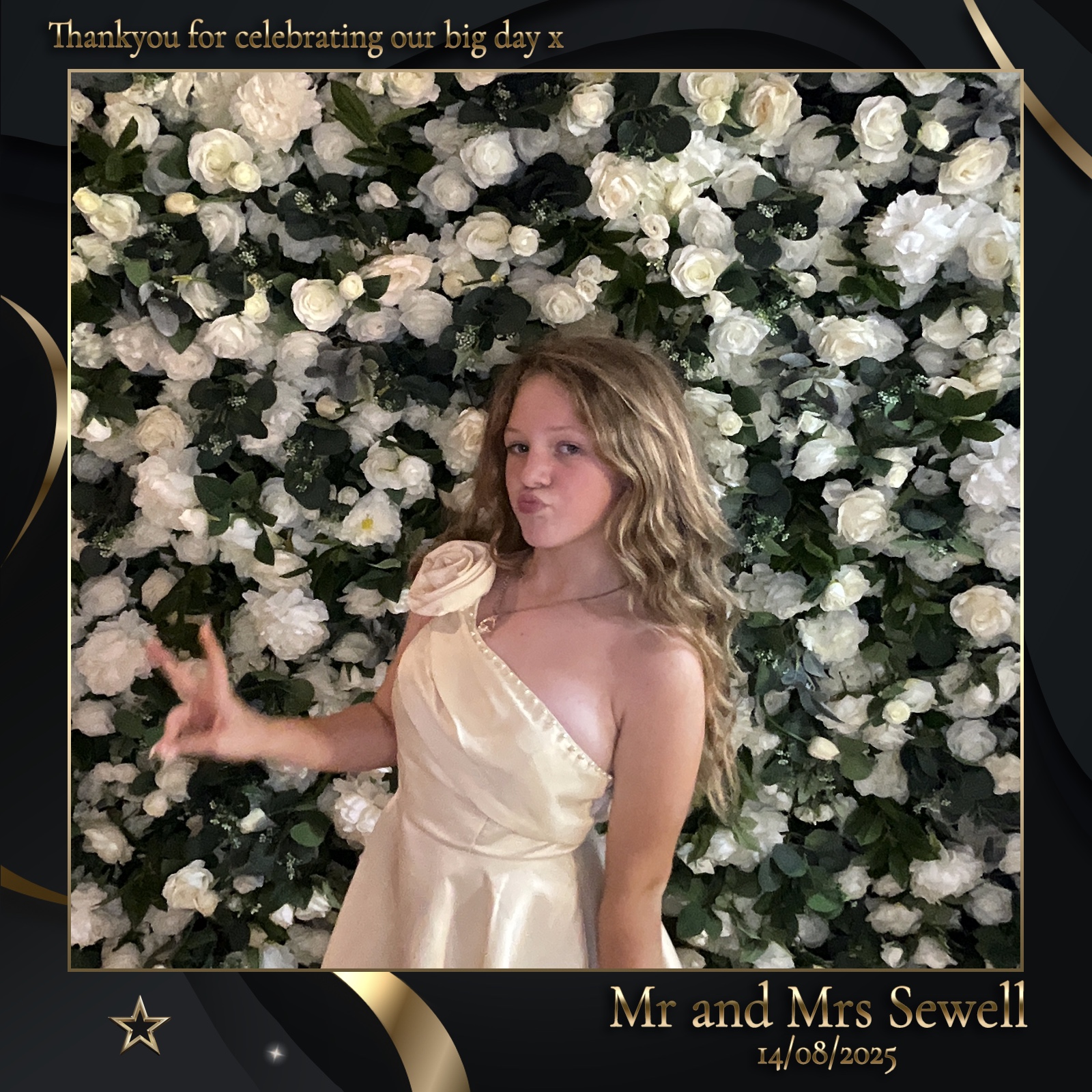 Mr & Mrs Sewell photo booth images  | View more photos from the event at gallery.magicimages.uk/u/MagicImages/Mr-Mrs-Sewell-photo-booth-images