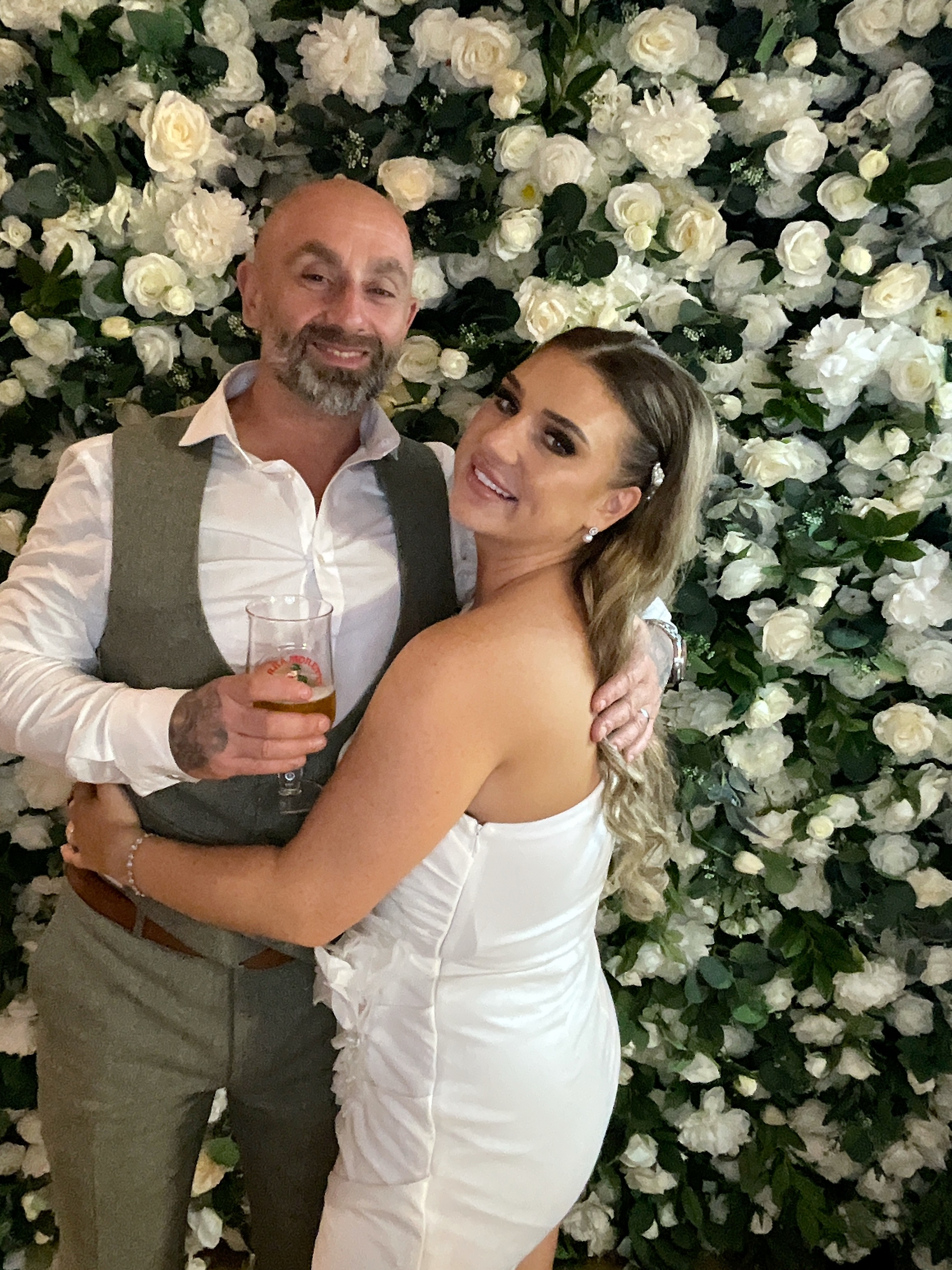 Mr & Mrs Sewell photo booth images  | View more photos from the event at gallery.magicimages.uk/u/MagicImages/Mr-Mrs-Sewell-photo-booth-images