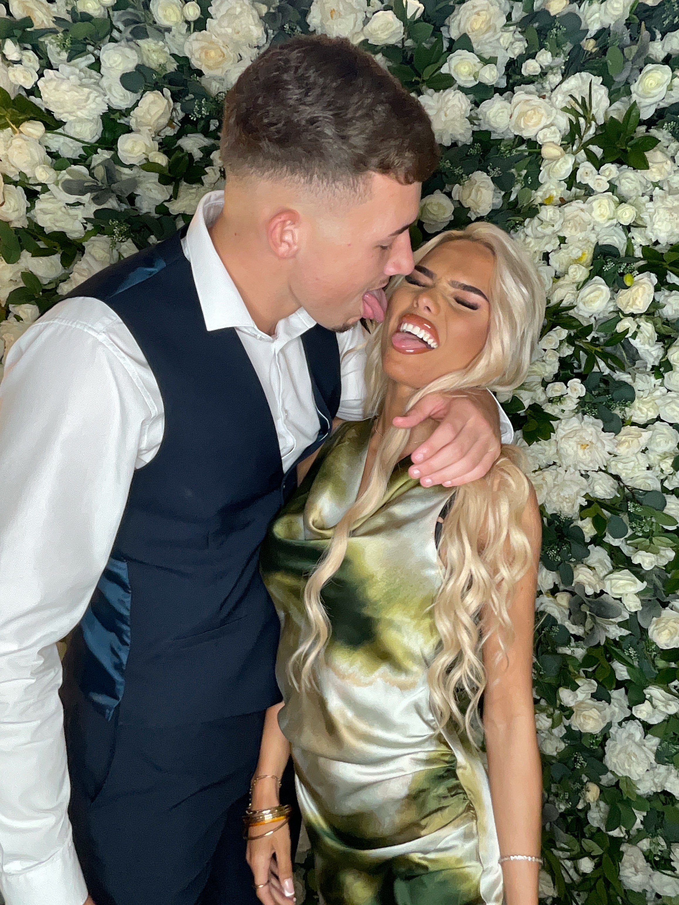 Mr & Mrs White  | View more photos from the event at gallery.magicimages.uk/u/MagicImages/Mr-Mrs-White