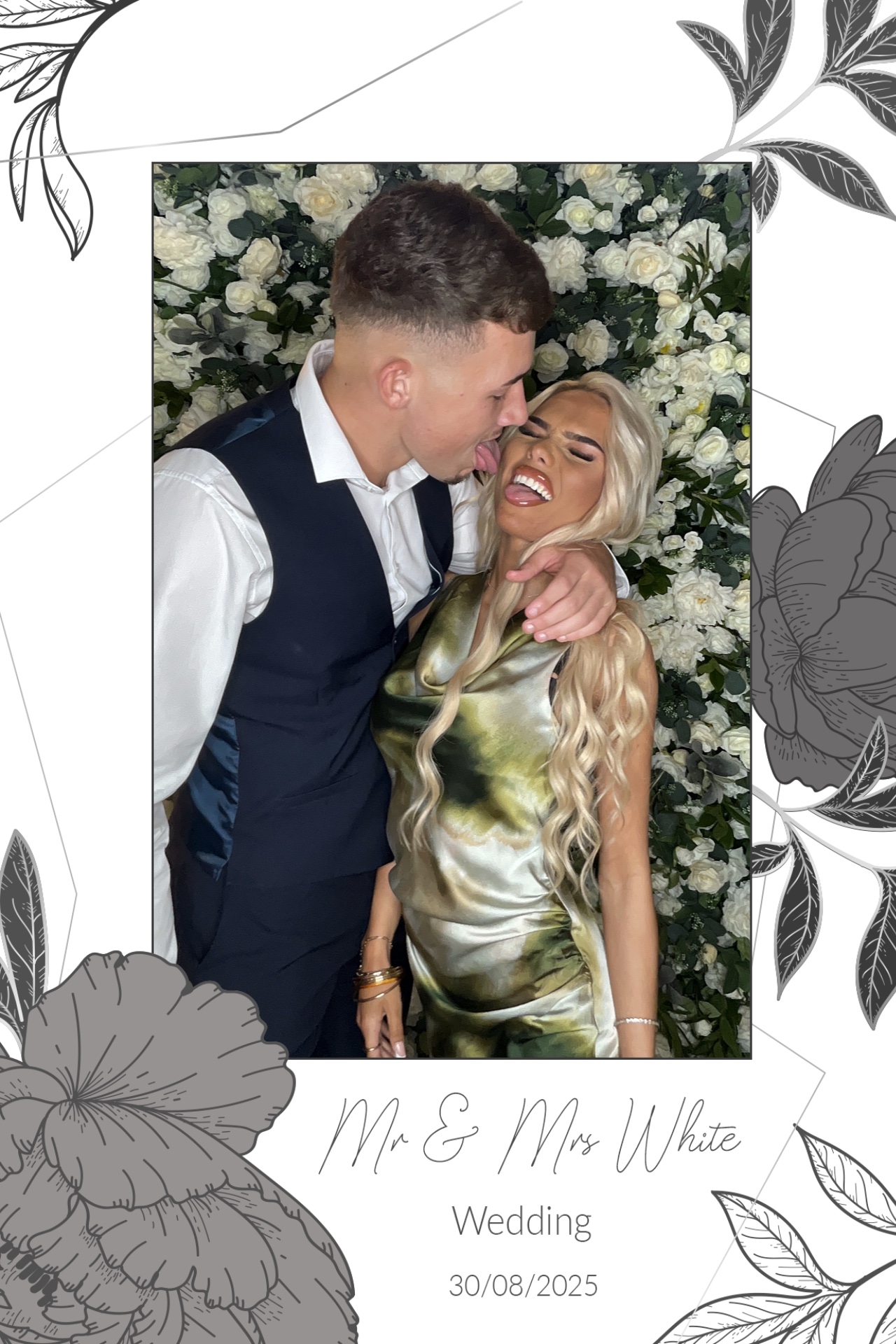 Mr & Mrs White  | View more photos from the event at gallery.magicimages.uk/u/MagicImages/Mr-Mrs-White