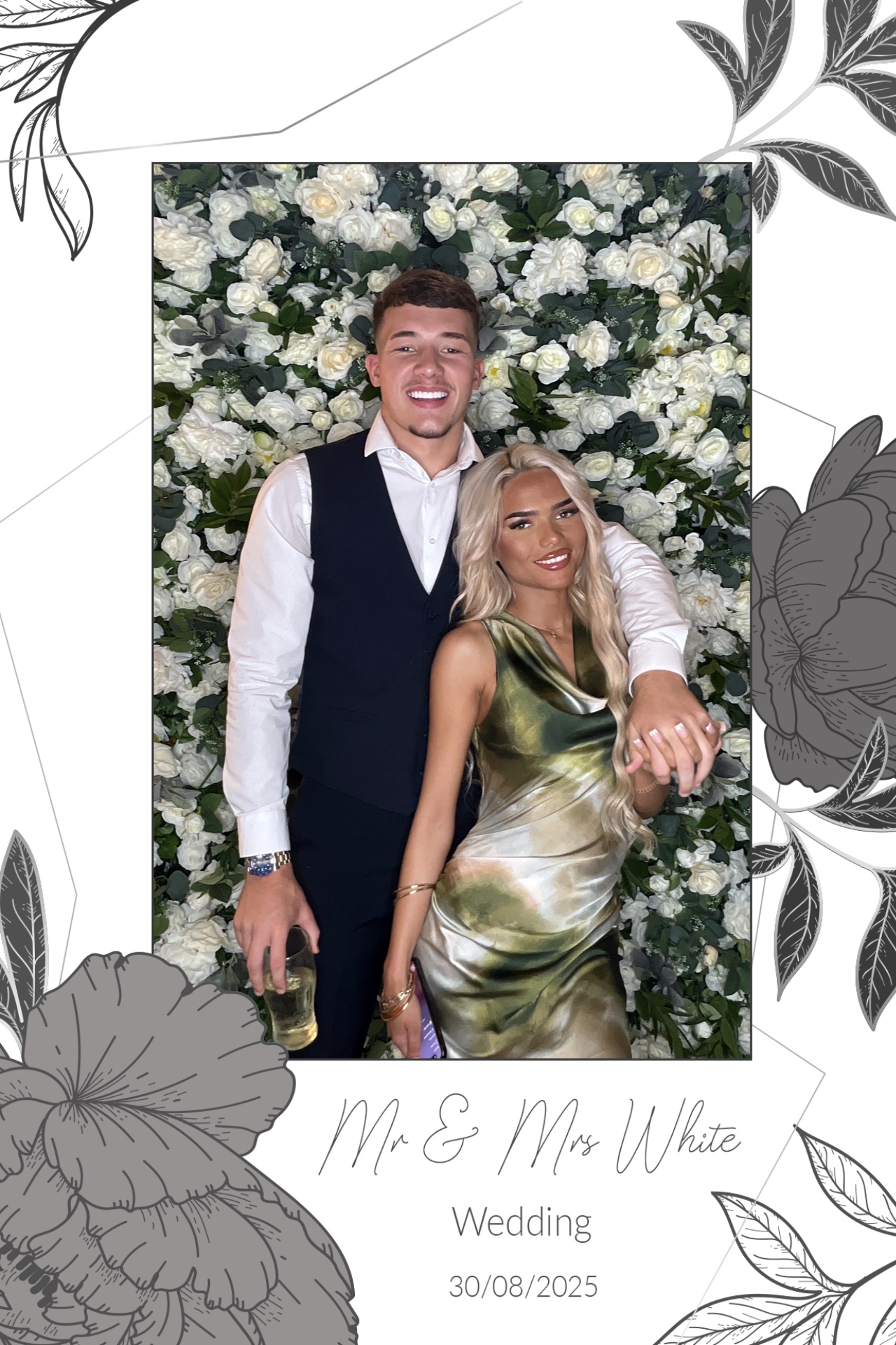 Mr & Mrs White  | View more photos from the event at gallery.magicimages.uk/u/MagicImages/Mr-Mrs-White