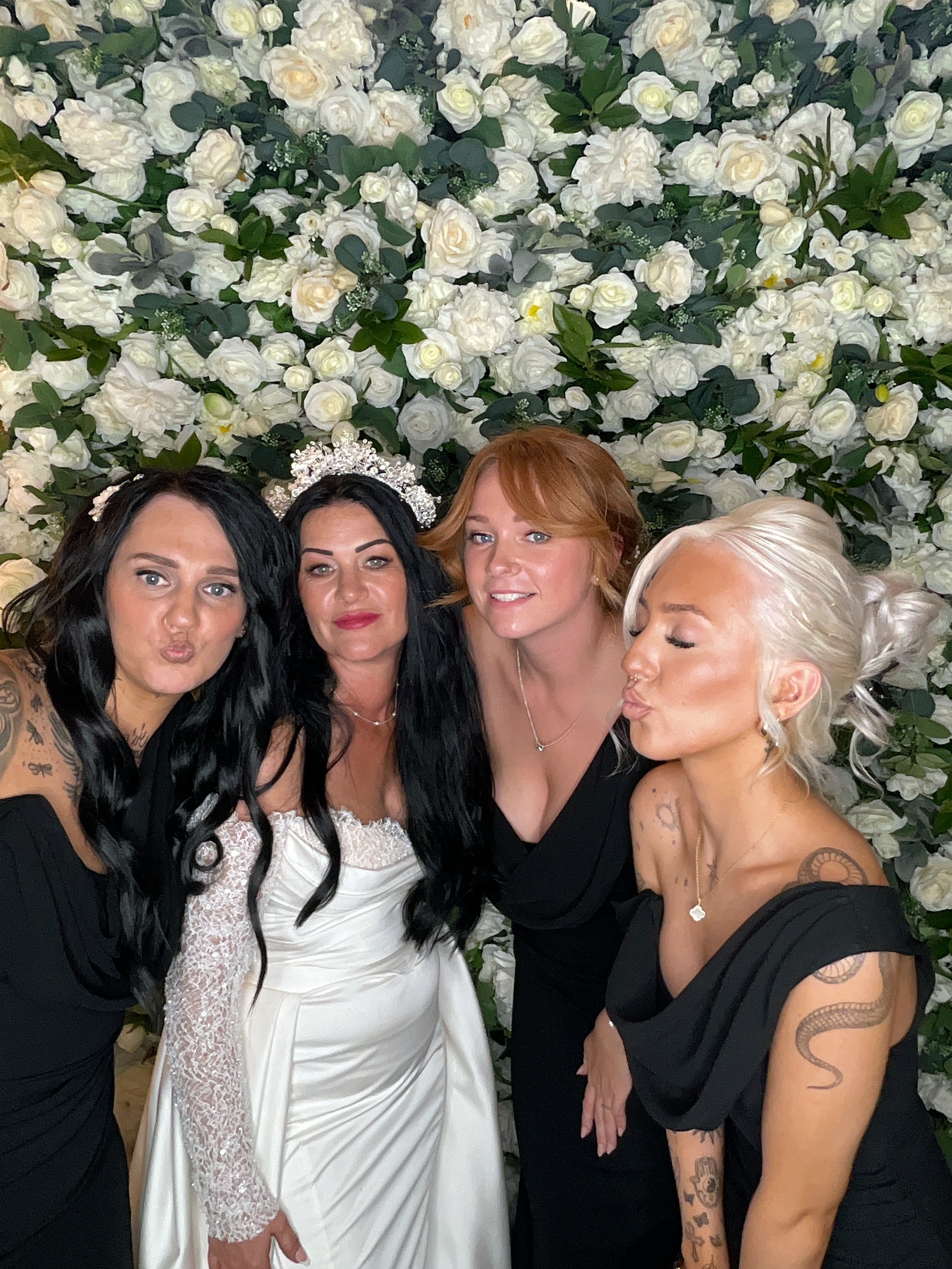 Mr & Mrs White  | View more photos from the event at gallery.magicimages.uk/u/MagicImages/Mr-Mrs-White