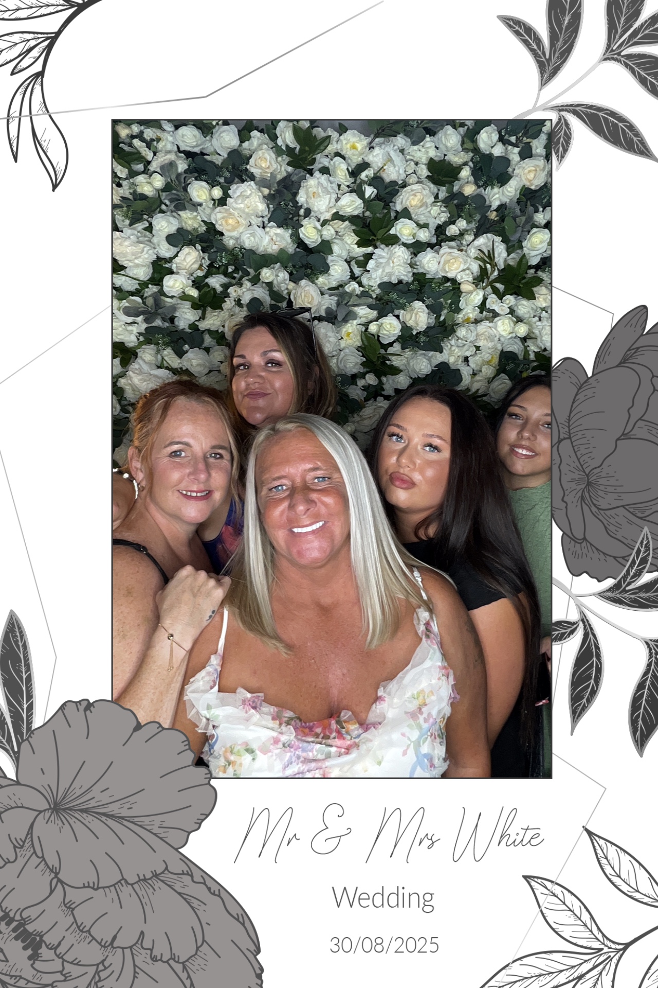 Mr & Mrs White  | View more photos from the event at gallery.magicimages.uk/u/MagicImages/Mr-Mrs-White