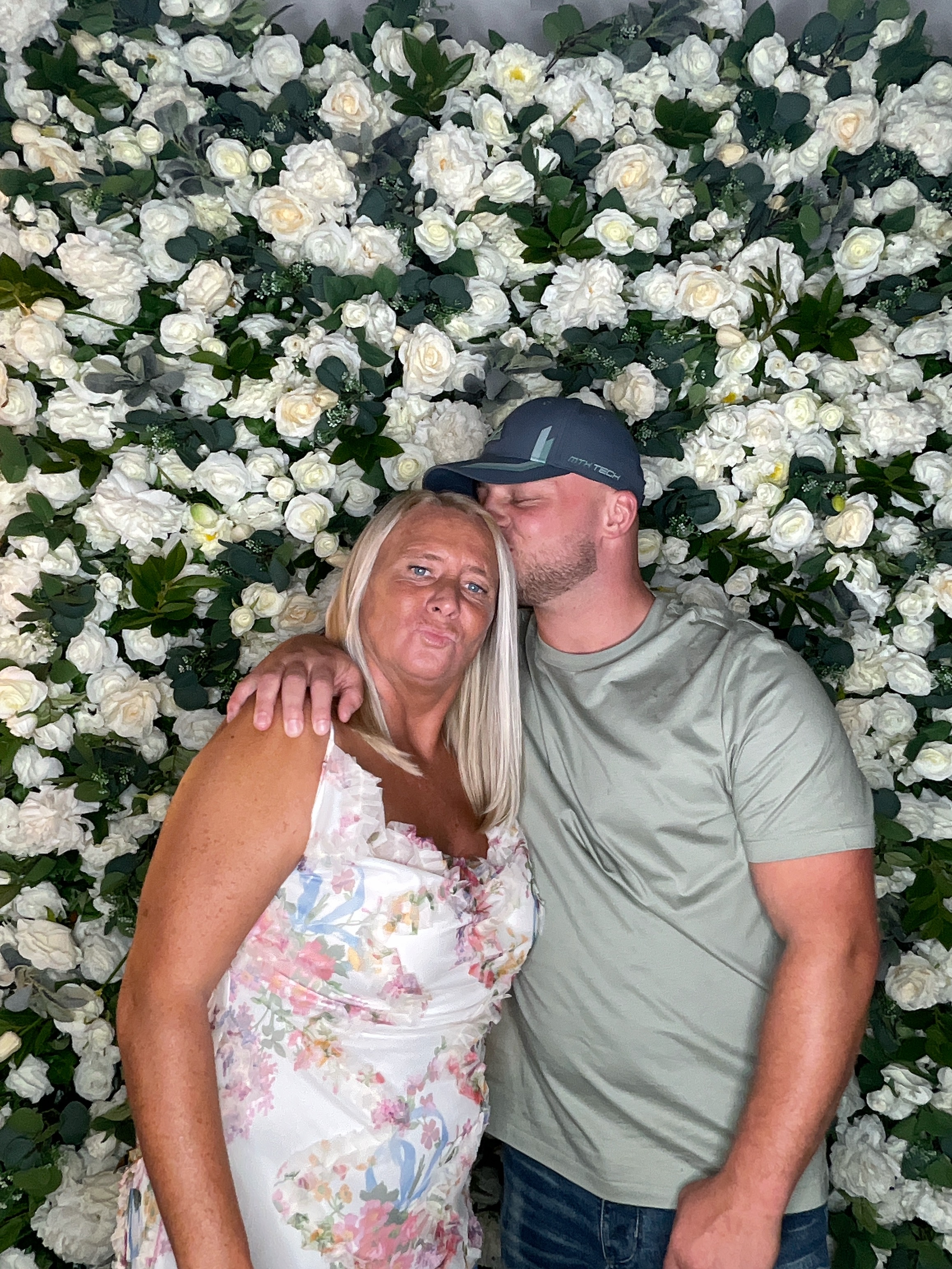 Mr & Mrs White  | View more photos from the event at gallery.magicimages.uk/u/MagicImages/Mr-Mrs-White