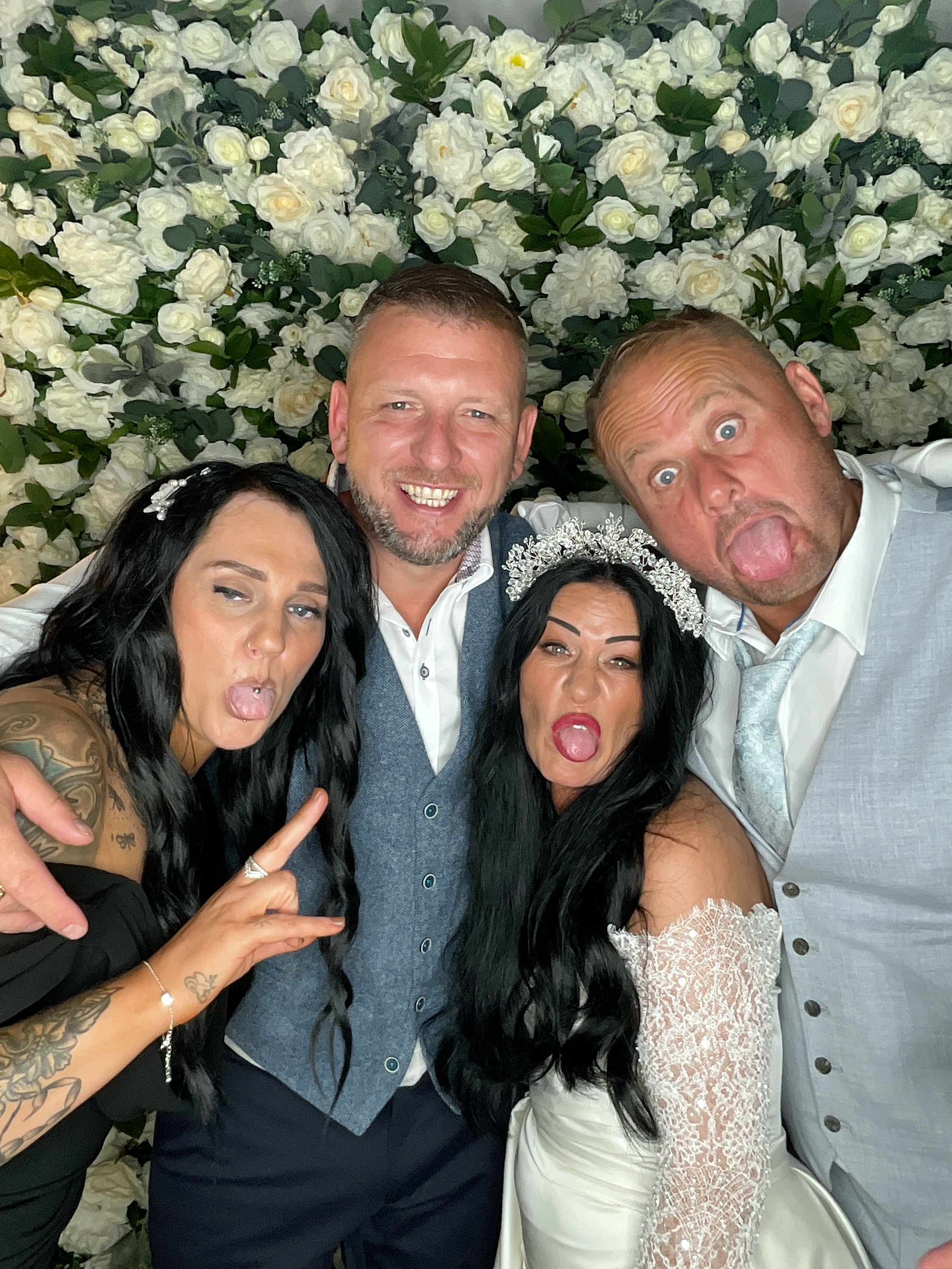 Mr & Mrs White  | View more photos from the event at gallery.magicimages.uk/u/MagicImages/Mr-Mrs-White