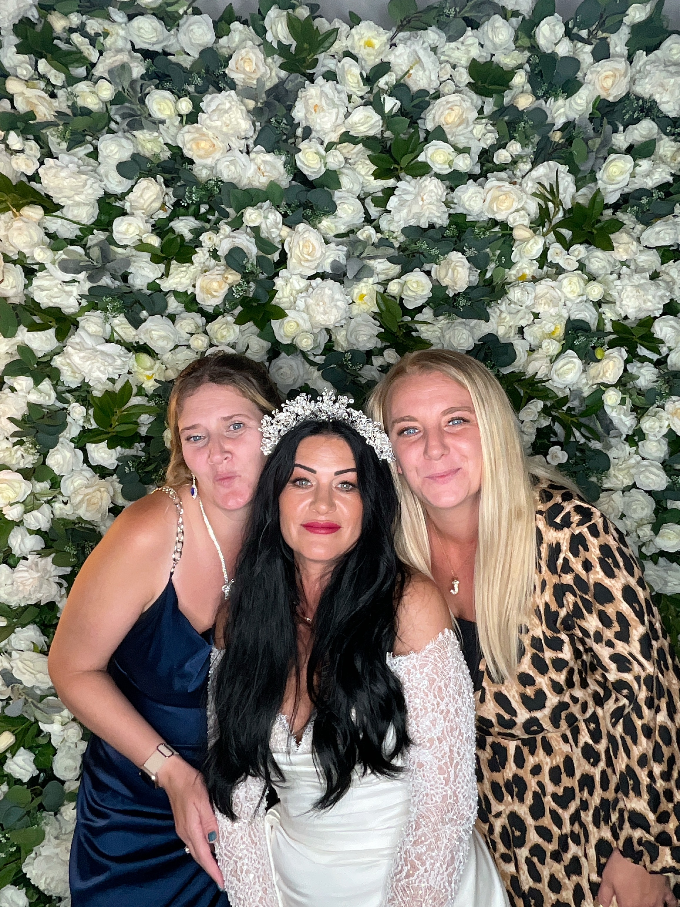 Mr & Mrs White  | View more photos from the event at gallery.magicimages.uk/u/MagicImages/Mr-Mrs-White