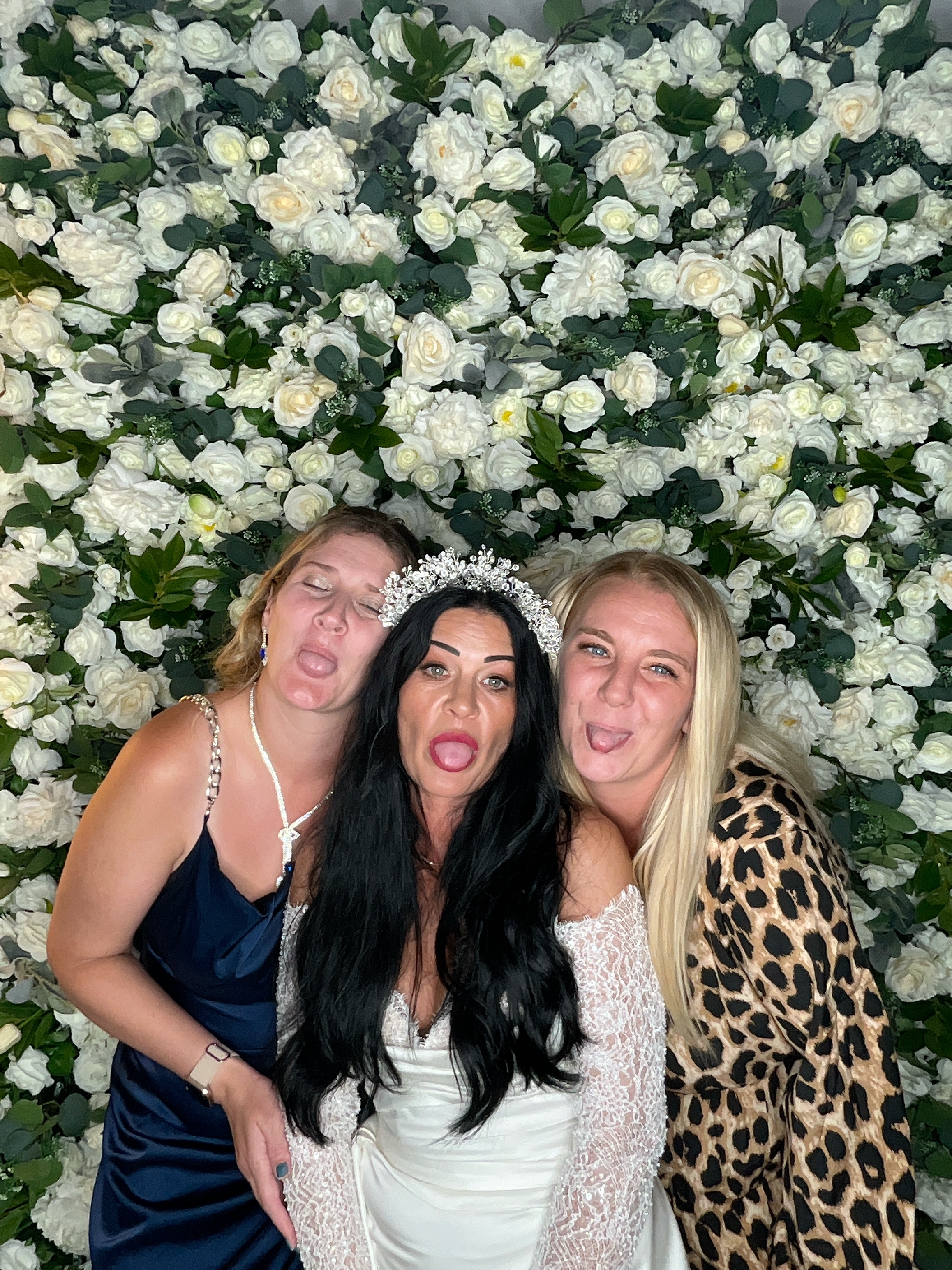 Mr & Mrs White  | View more photos from the event at gallery.magicimages.uk/u/MagicImages/Mr-Mrs-White