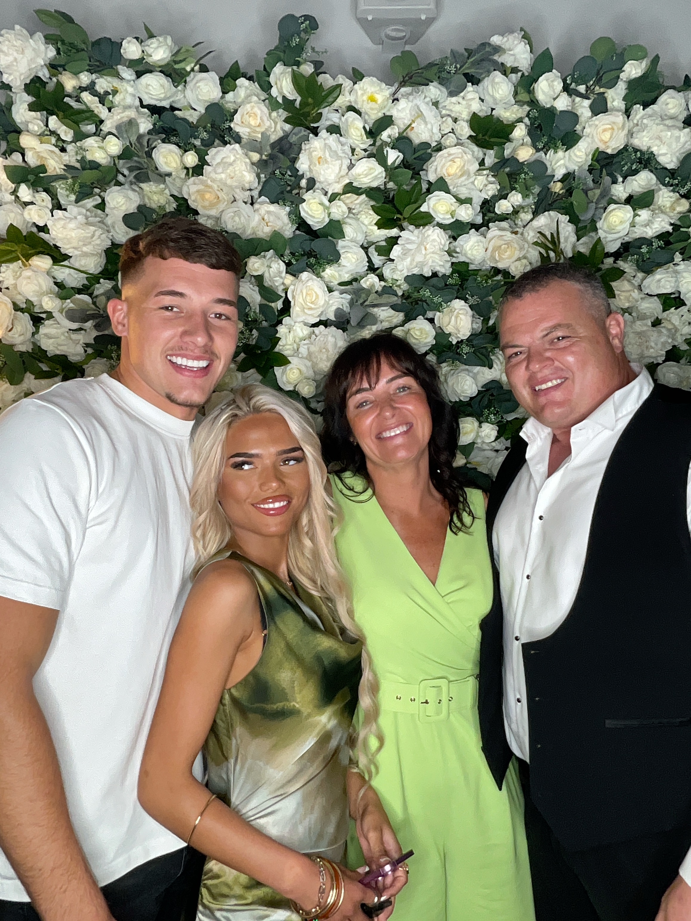 Mr & Mrs White  | View more photos from the event at gallery.magicimages.uk/u/MagicImages/Mr-Mrs-White