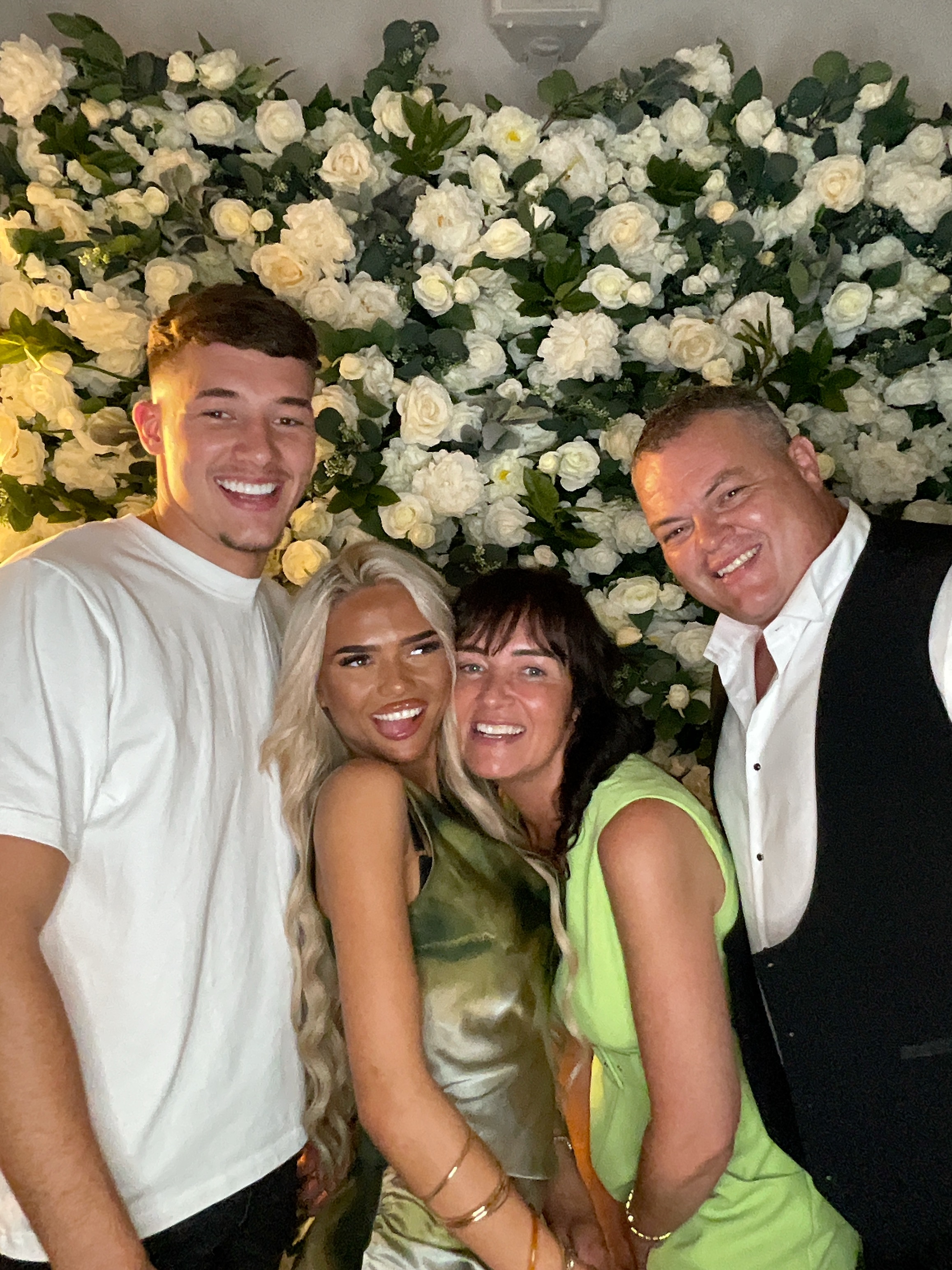 Mr & Mrs White  | View more photos from the event at gallery.magicimages.uk/u/MagicImages/Mr-Mrs-White