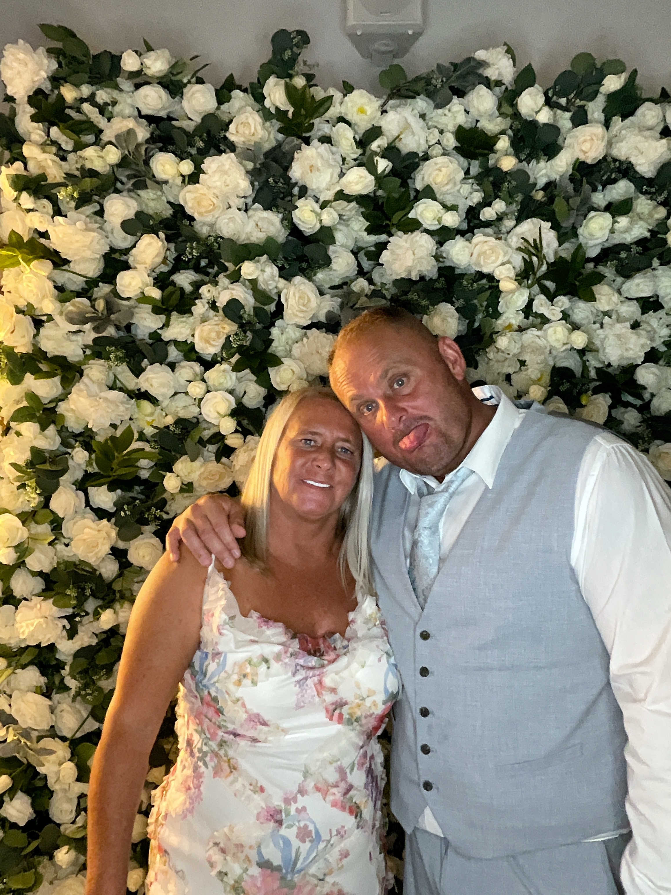 Mr & Mrs White  | View more photos from the event at gallery.magicimages.uk/u/MagicImages/Mr-Mrs-White