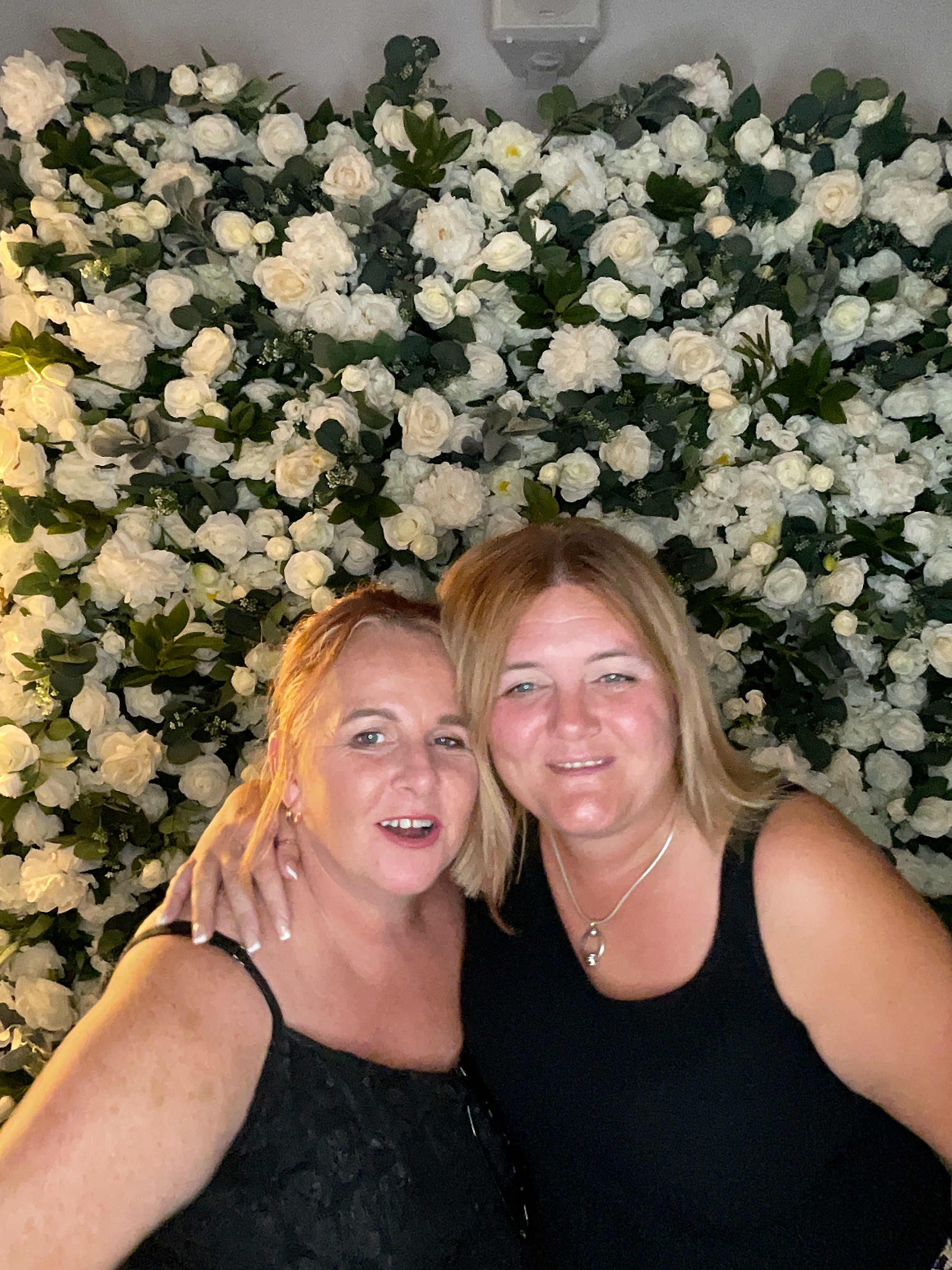 Mr & Mrs White  | View more photos from the event at gallery.magicimages.uk/u/MagicImages/Mr-Mrs-White