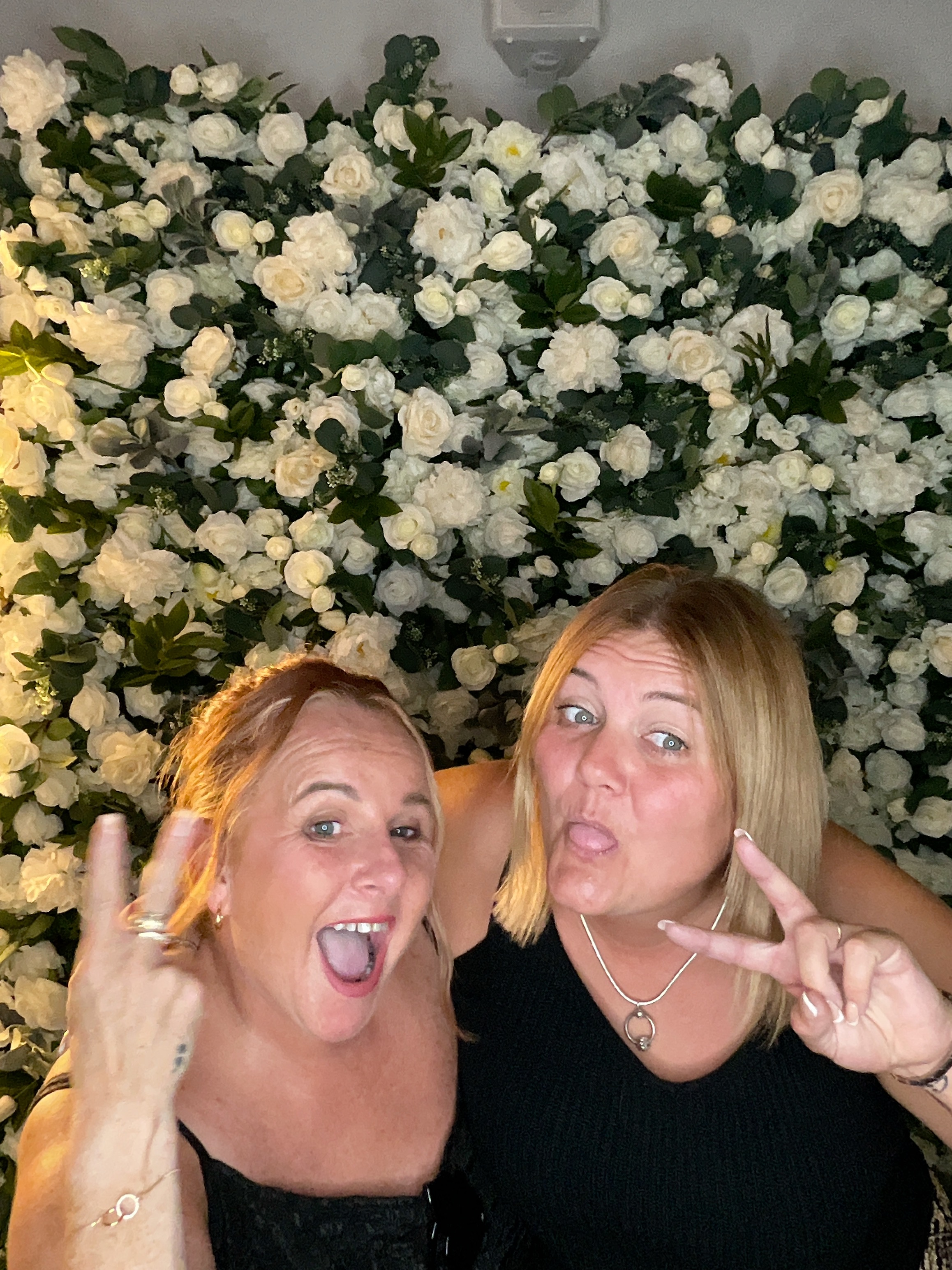 Mr & Mrs White  | View more photos from the event at gallery.magicimages.uk/u/MagicImages/Mr-Mrs-White