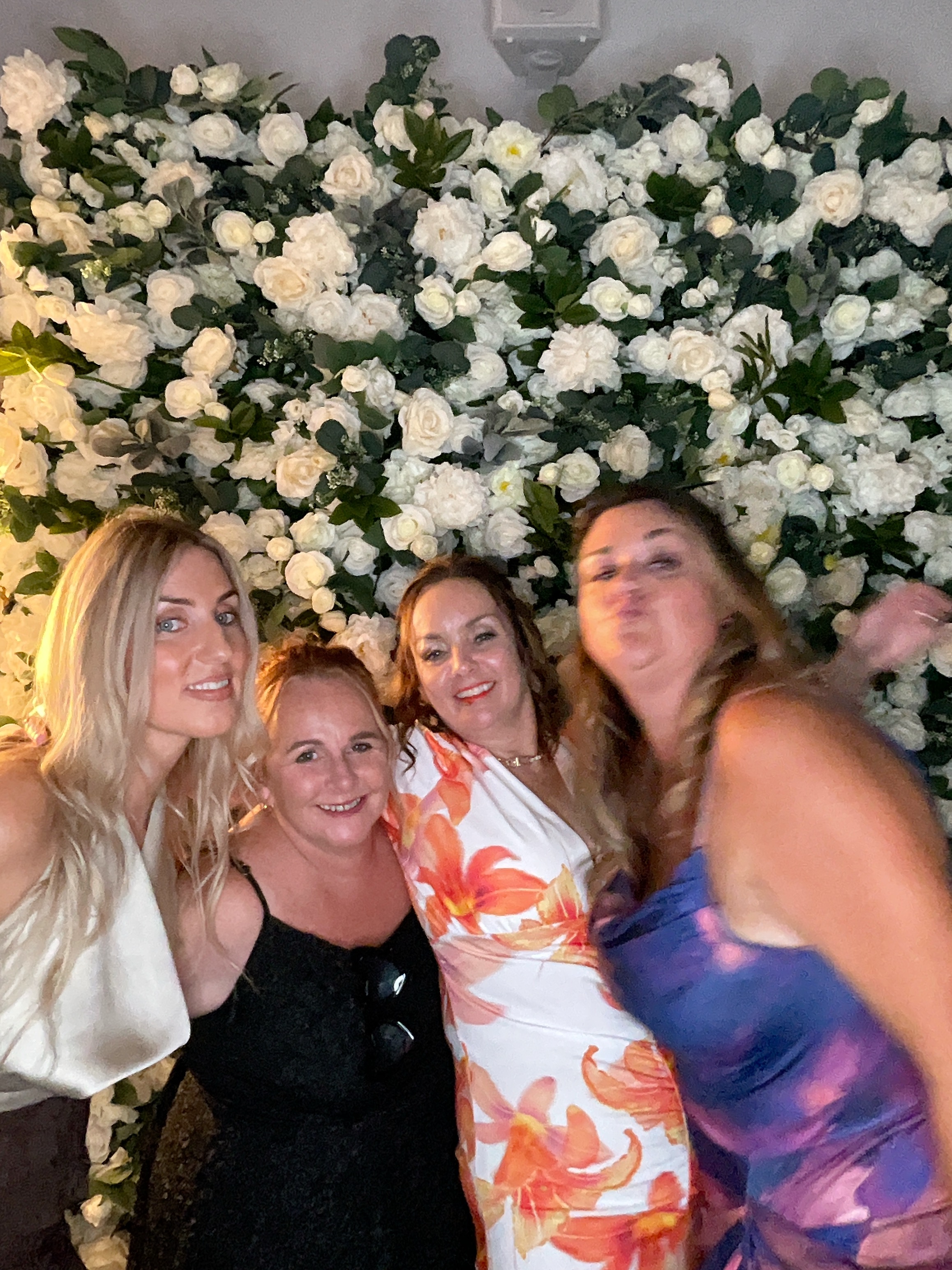 Mr & Mrs White  | View more photos from the event at gallery.magicimages.uk/u/MagicImages/Mr-Mrs-White