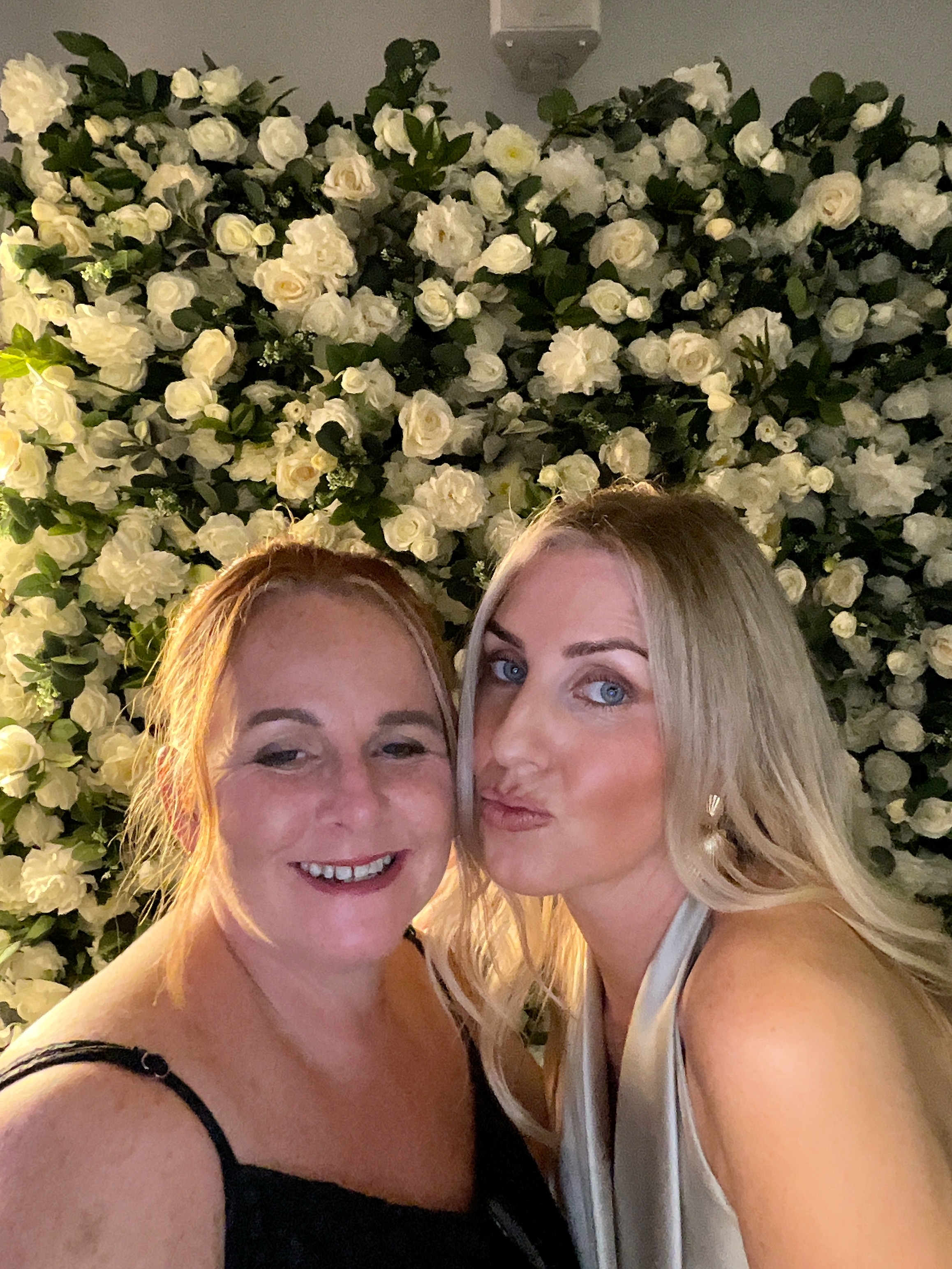 Mr & Mrs White  | View more photos from the event at gallery.magicimages.uk/u/MagicImages/Mr-Mrs-White