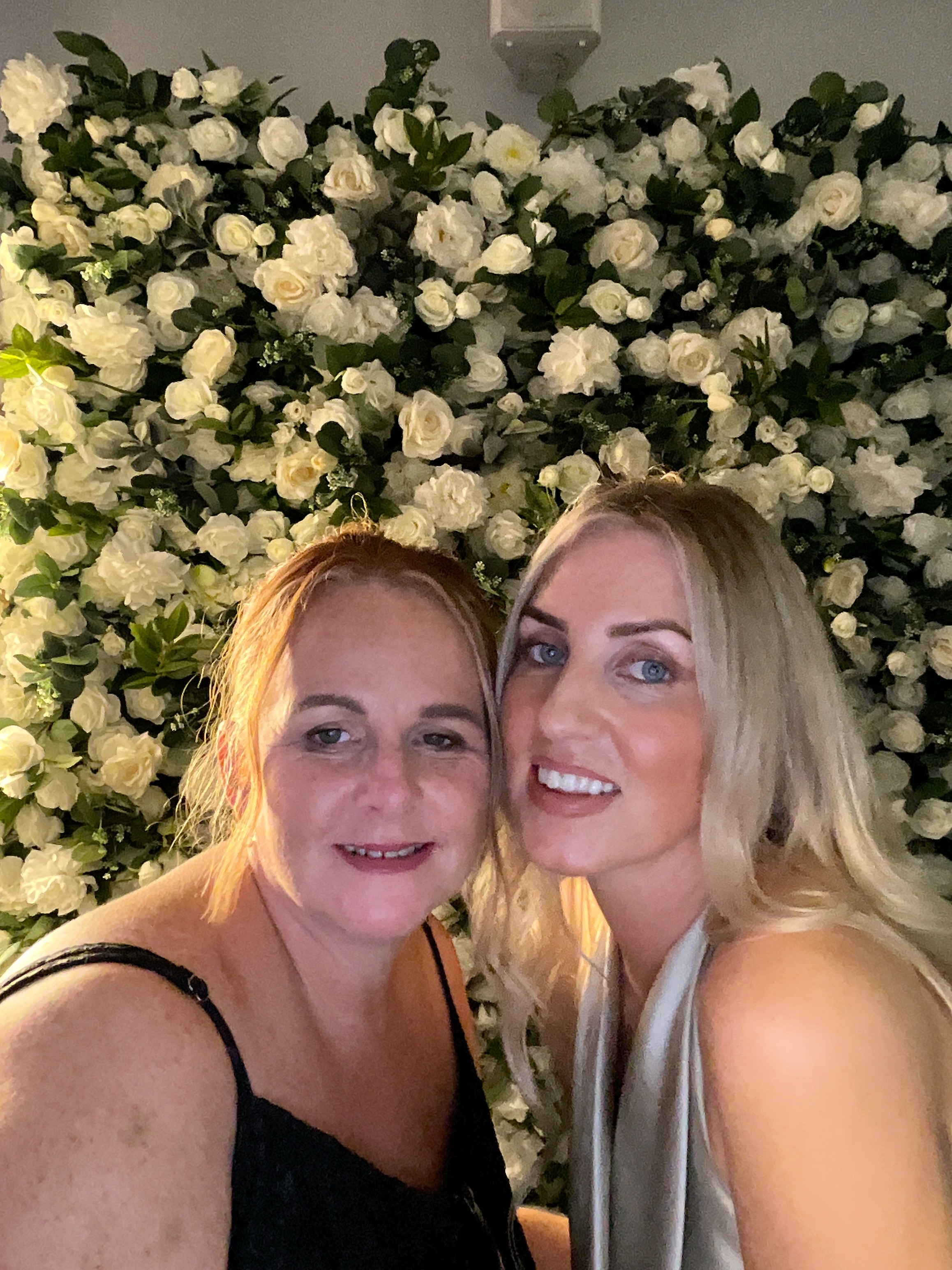 Mr & Mrs White  | View more photos from the event at gallery.magicimages.uk/u/MagicImages/Mr-Mrs-White