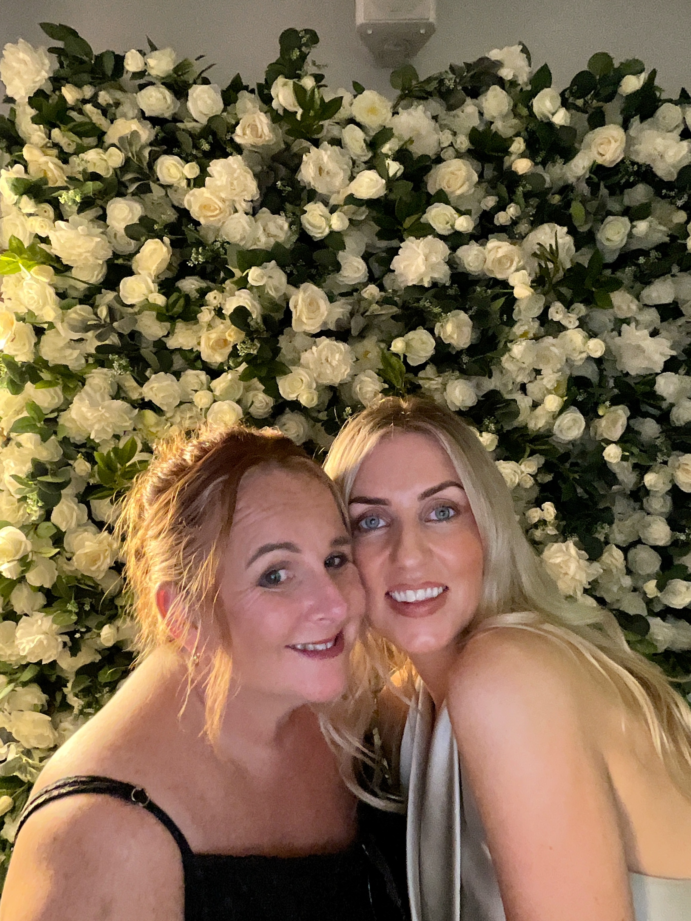 Mr & Mrs White  | View more photos from the event at gallery.magicimages.uk/u/MagicImages/Mr-Mrs-White