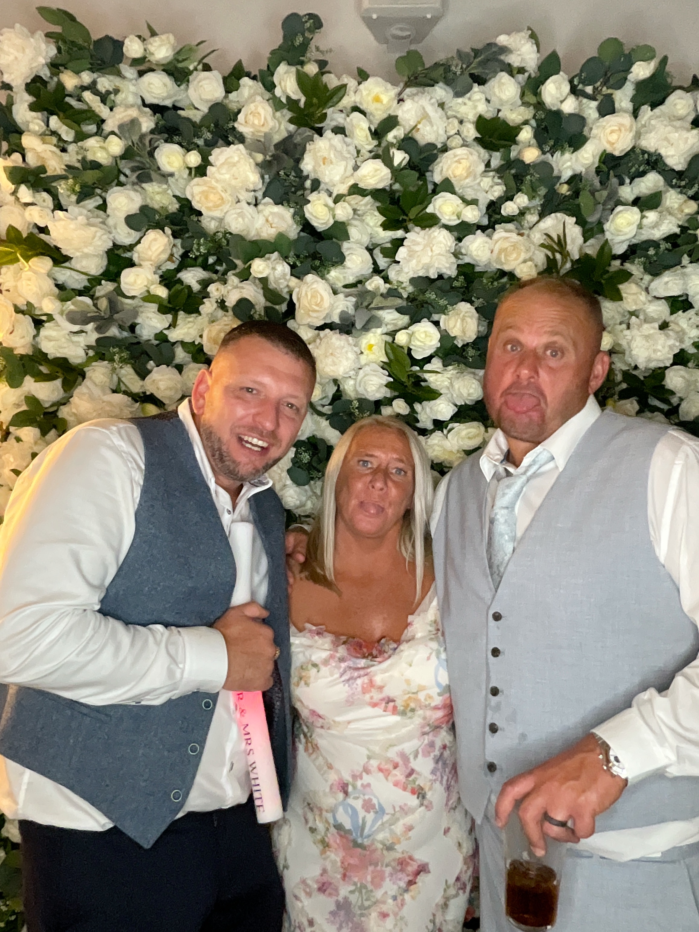 Mr & Mrs White  | View more photos from the event at gallery.magicimages.uk/u/MagicImages/Mr-Mrs-White