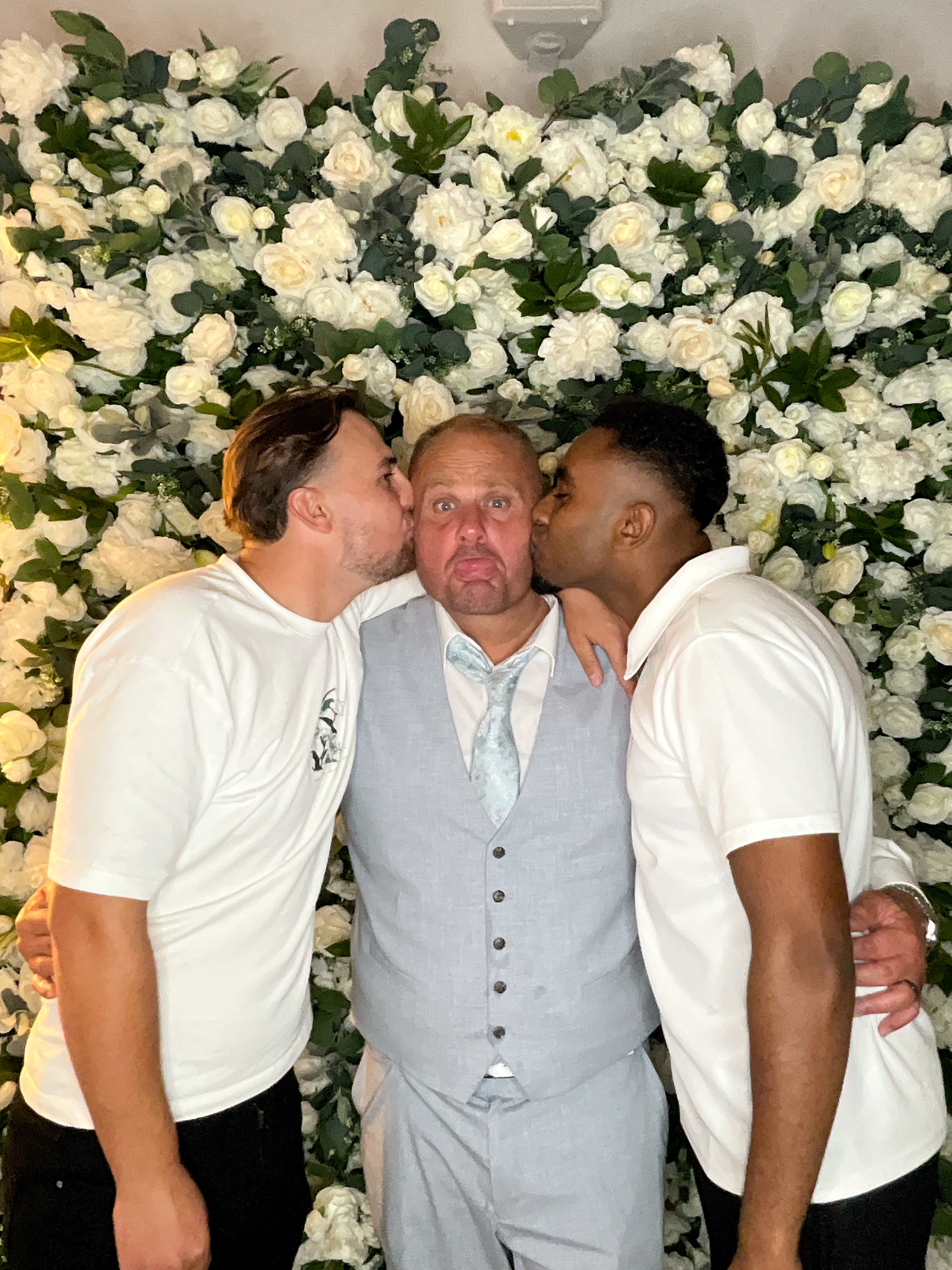 Mr & Mrs White  | View more photos from the event at gallery.magicimages.uk/u/MagicImages/Mr-Mrs-White