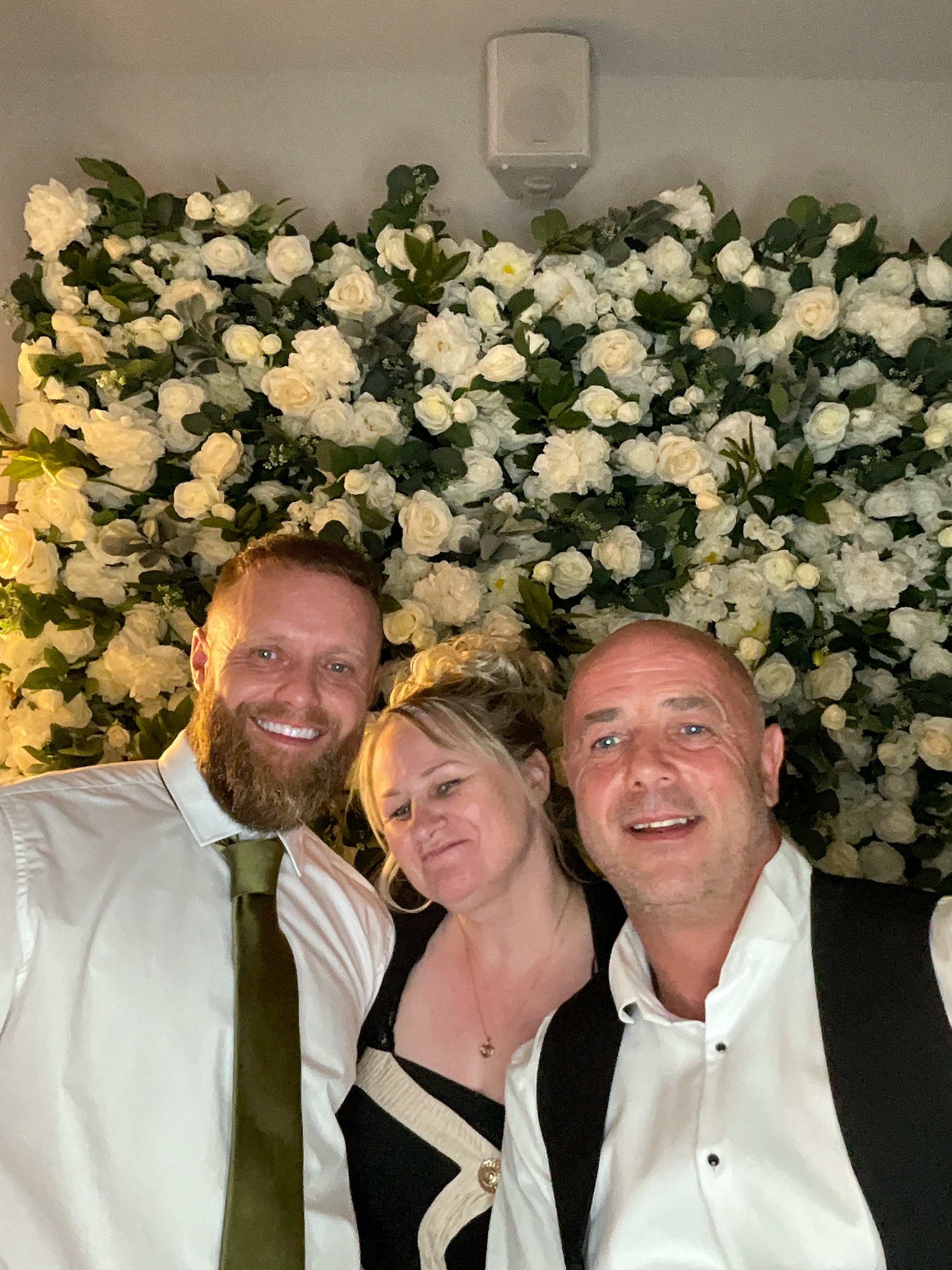 Mr & Mrs White  | View more photos from the event at gallery.magicimages.uk/u/MagicImages/Mr-Mrs-White