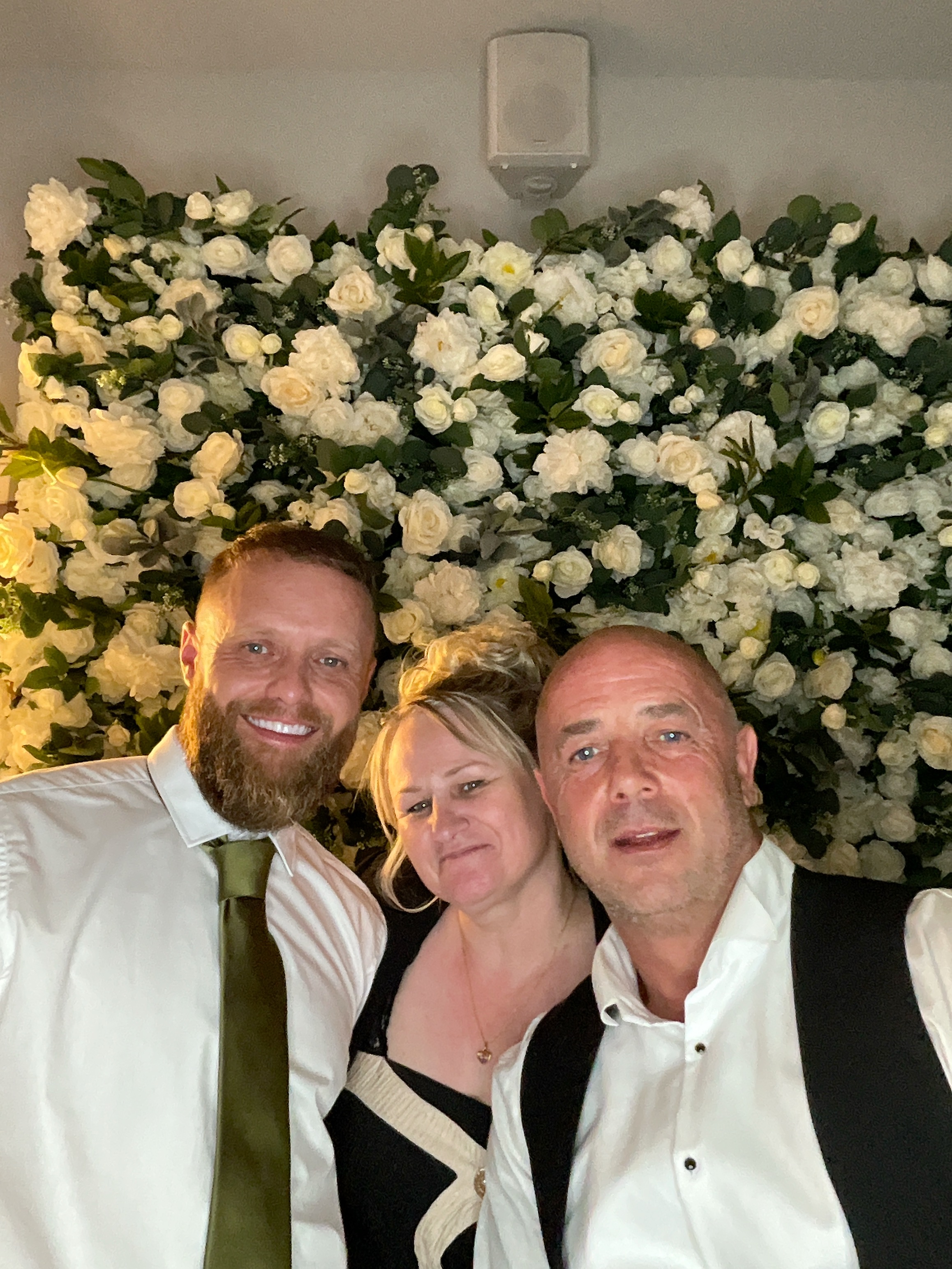 Mr & Mrs White  | View more photos from the event at gallery.magicimages.uk/u/MagicImages/Mr-Mrs-White