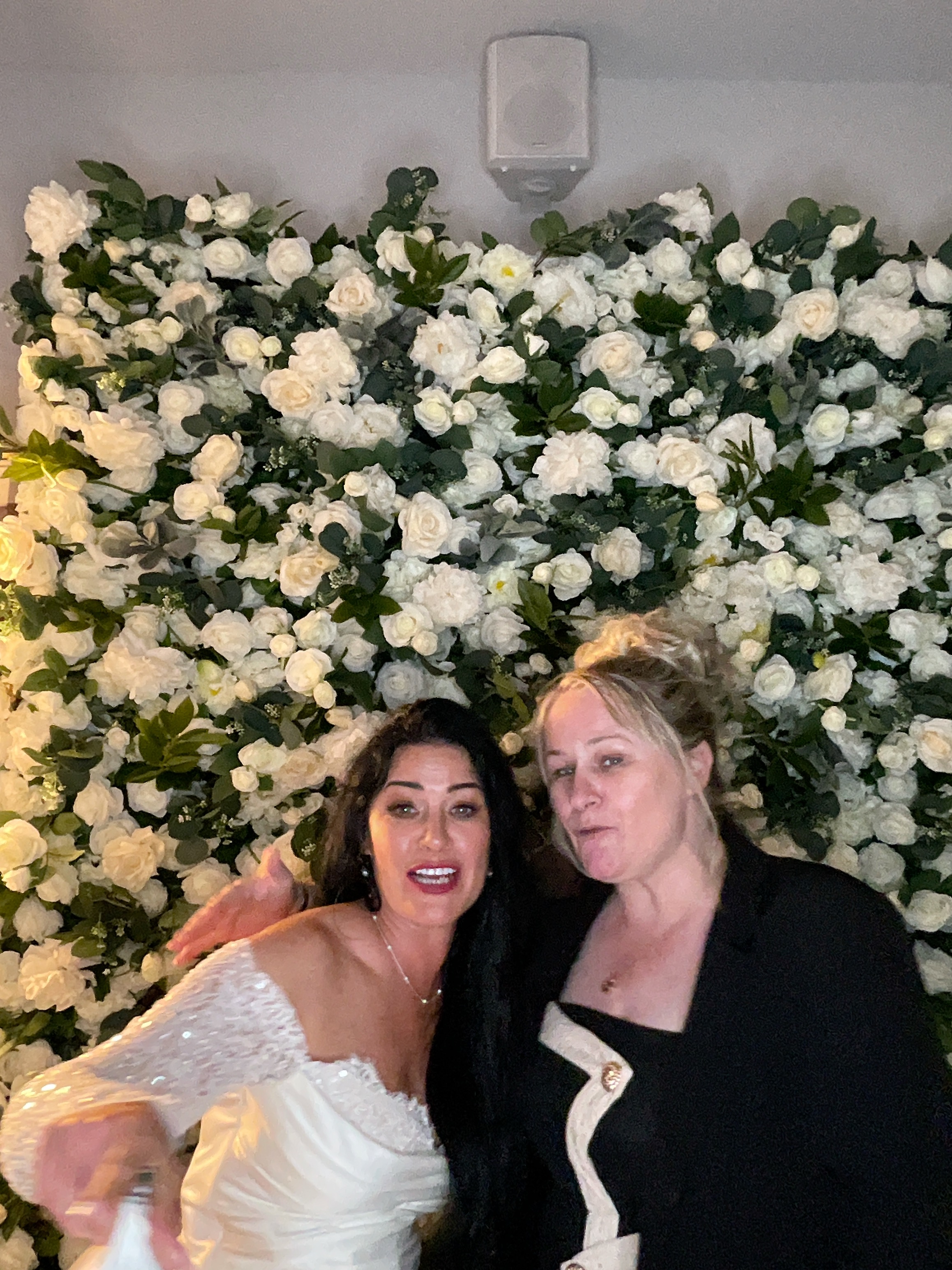 Mr & Mrs White  | View more photos from the event at gallery.magicimages.uk/u/MagicImages/Mr-Mrs-White