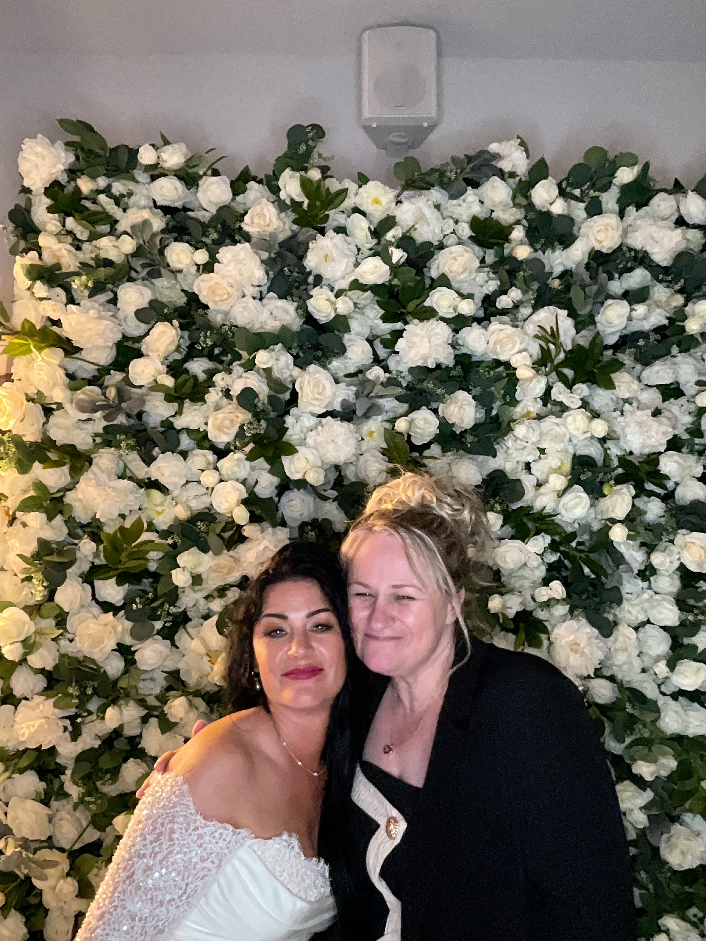 Mr & Mrs White  | View more photos from the event at gallery.magicimages.uk/u/MagicImages/Mr-Mrs-White