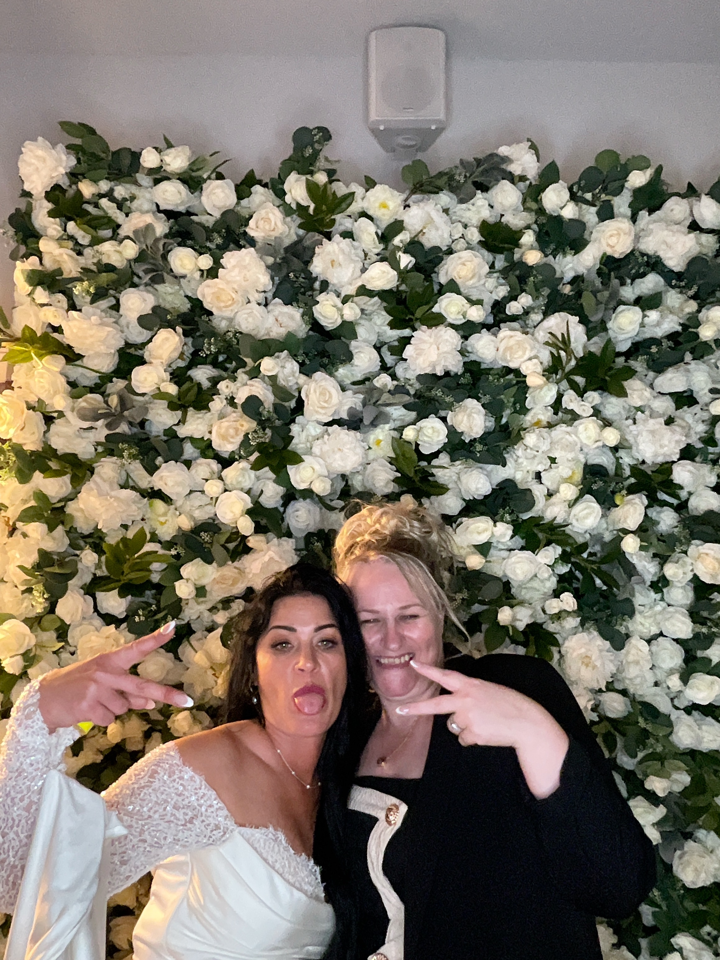 Mr & Mrs White  | View more photos from the event at gallery.magicimages.uk/u/MagicImages/Mr-Mrs-White