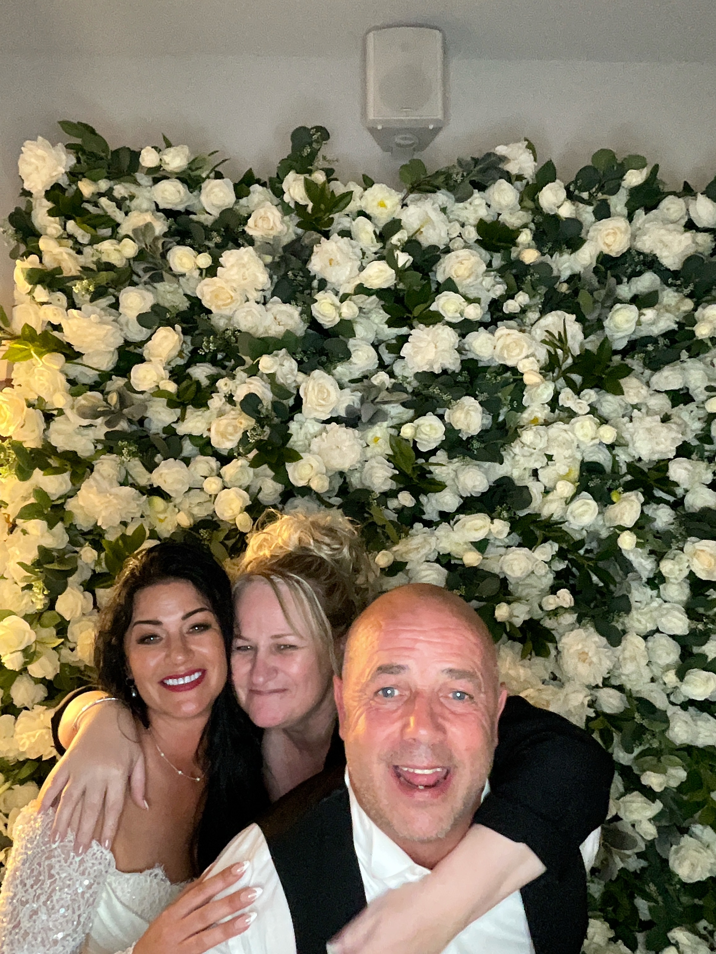 Mr & Mrs White  | View more photos from the event at gallery.magicimages.uk/u/MagicImages/Mr-Mrs-White