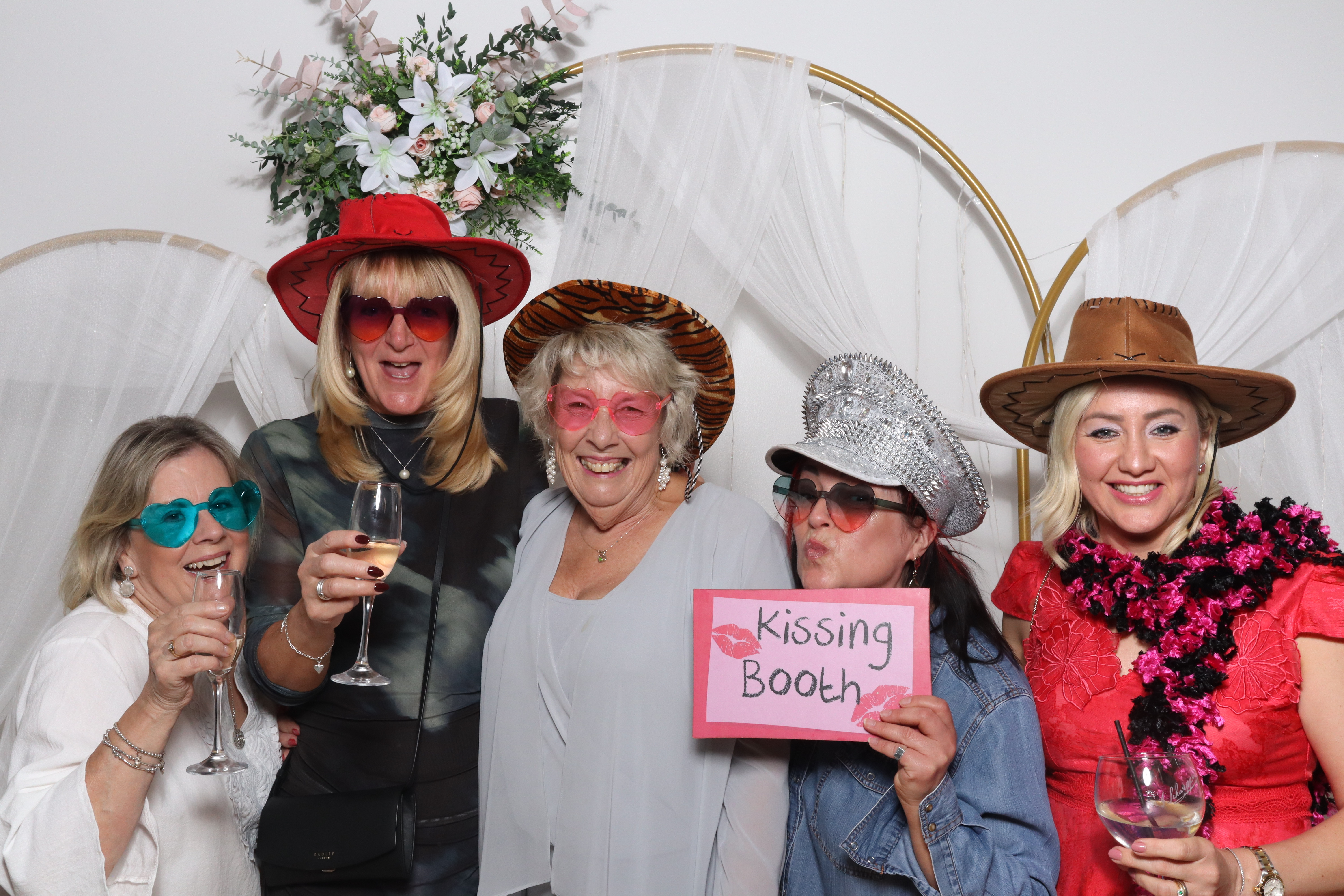 Neil & Tracy  | View more photos from the event at gallery.magicimages.uk/u/MagicImages/Neil-Tracy