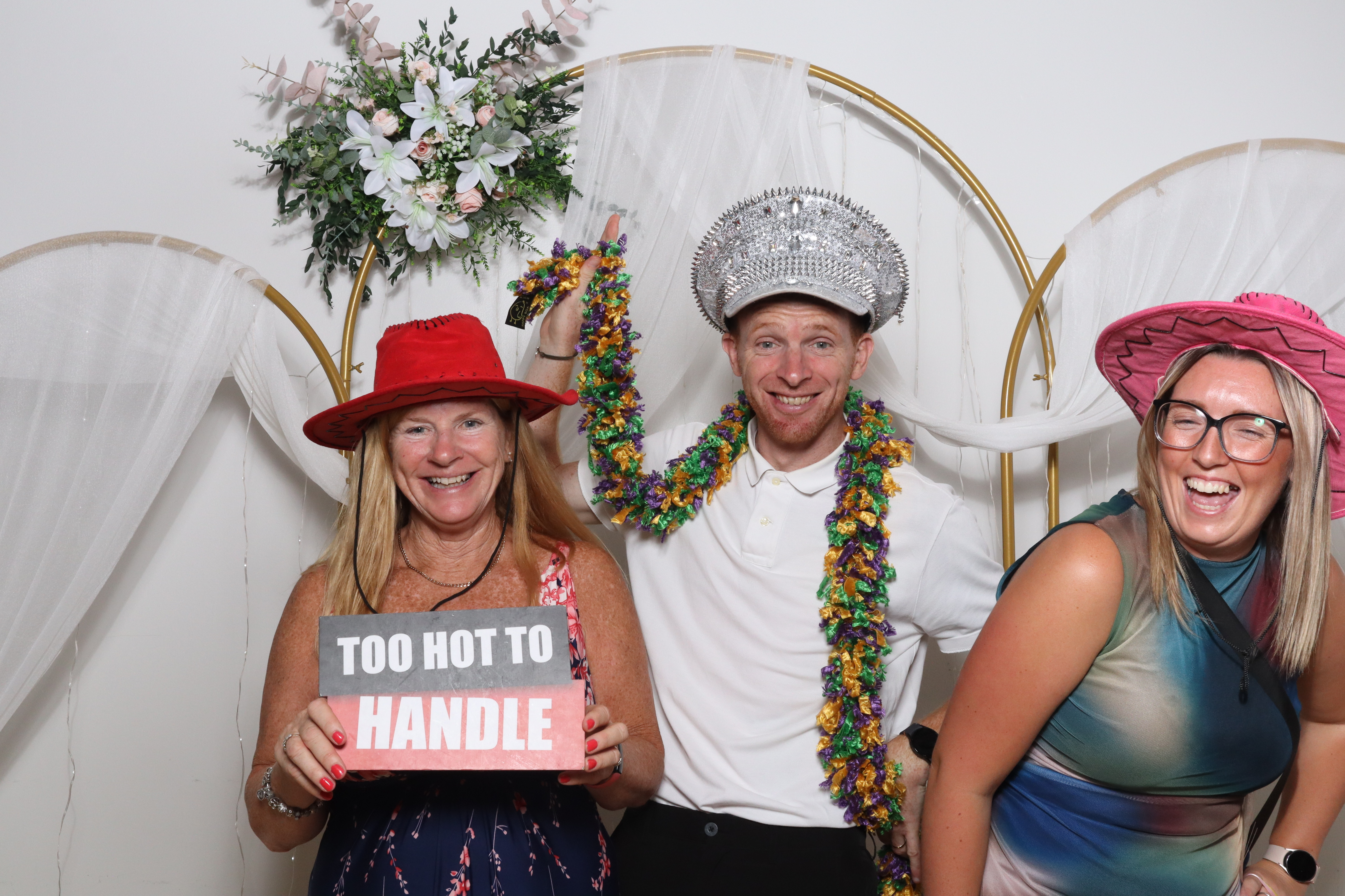 Neil & Tracy  | View more photos from the event at gallery.magicimages.uk/u/MagicImages/Neil-Tracy