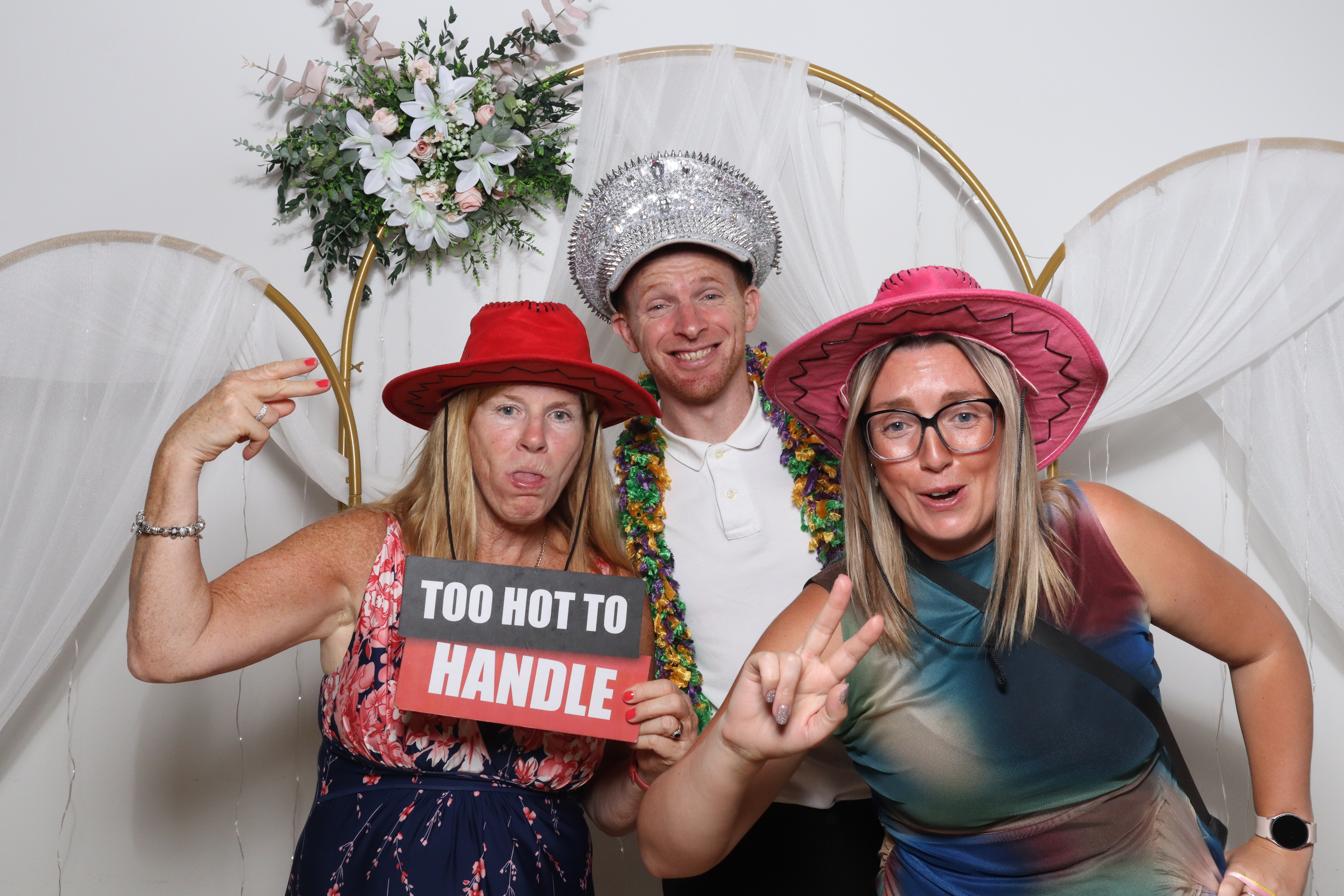 Neil & Tracy  | View more photos from the event at gallery.magicimages.uk/u/MagicImages/Neil-Tracy