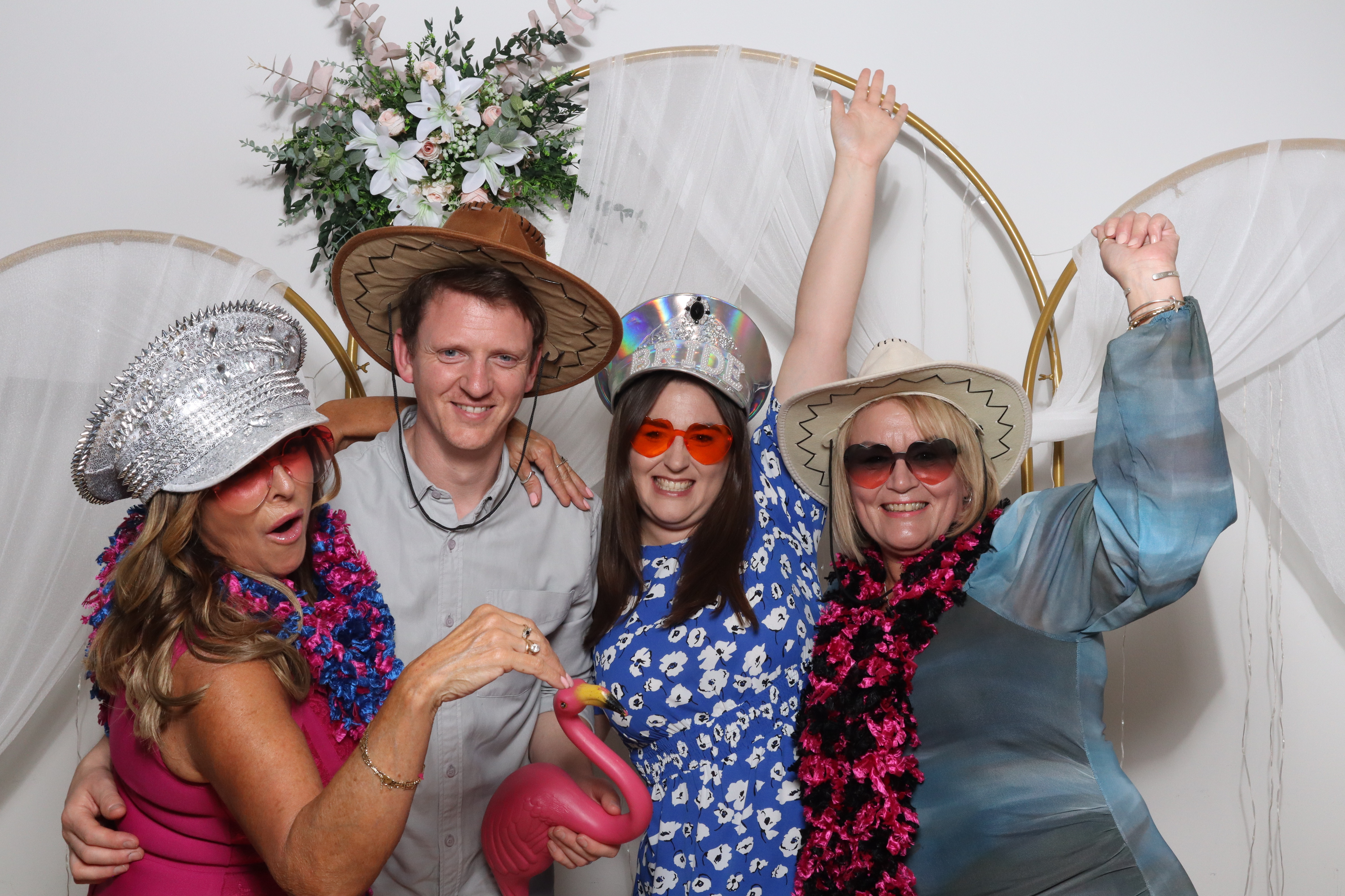 Neil & Tracy  | View more photos from the event at gallery.magicimages.uk/u/MagicImages/Neil-Tracy