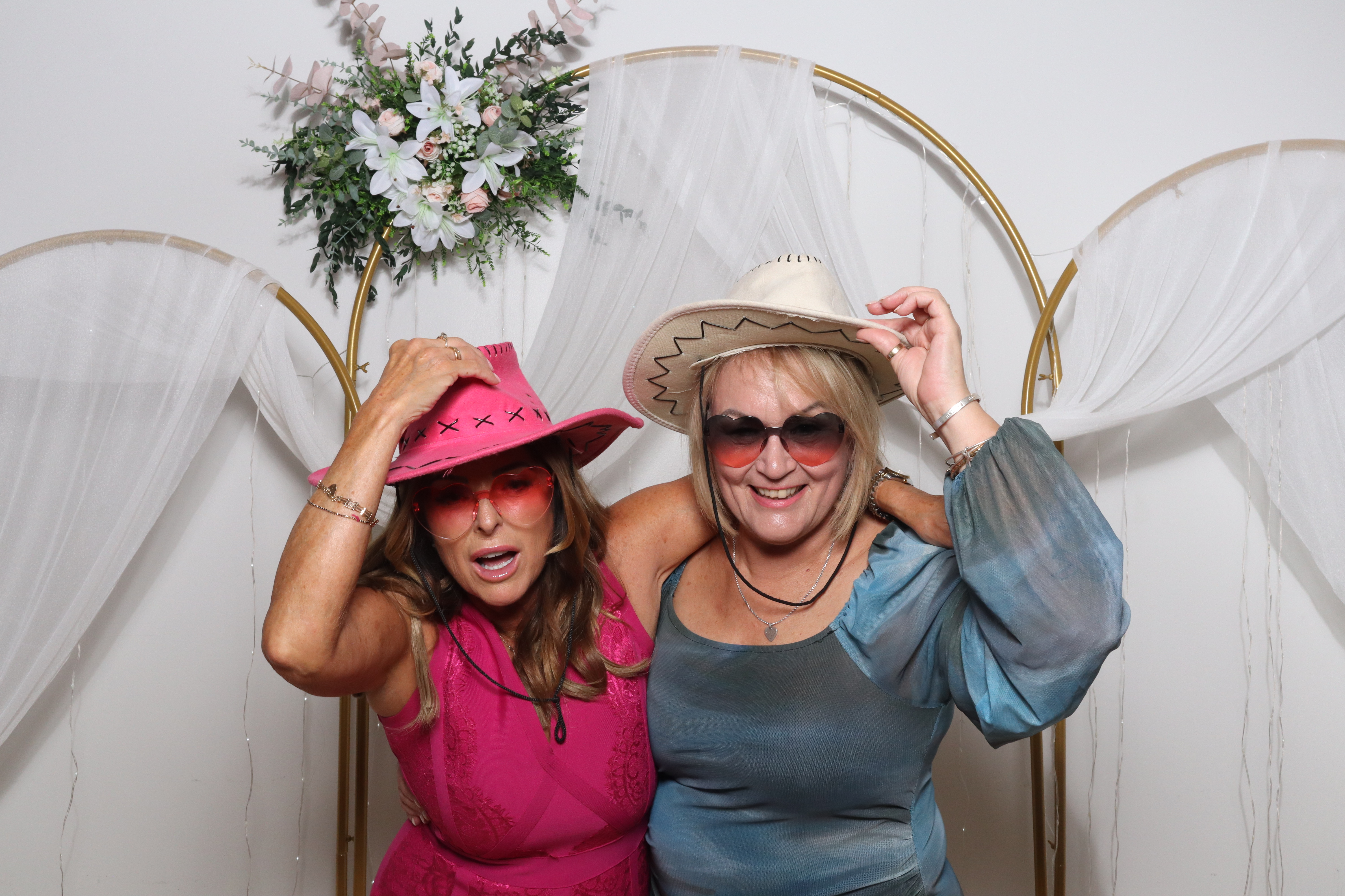 Neil & Tracy  | View more photos from the event at gallery.magicimages.uk/u/MagicImages/Neil-Tracy