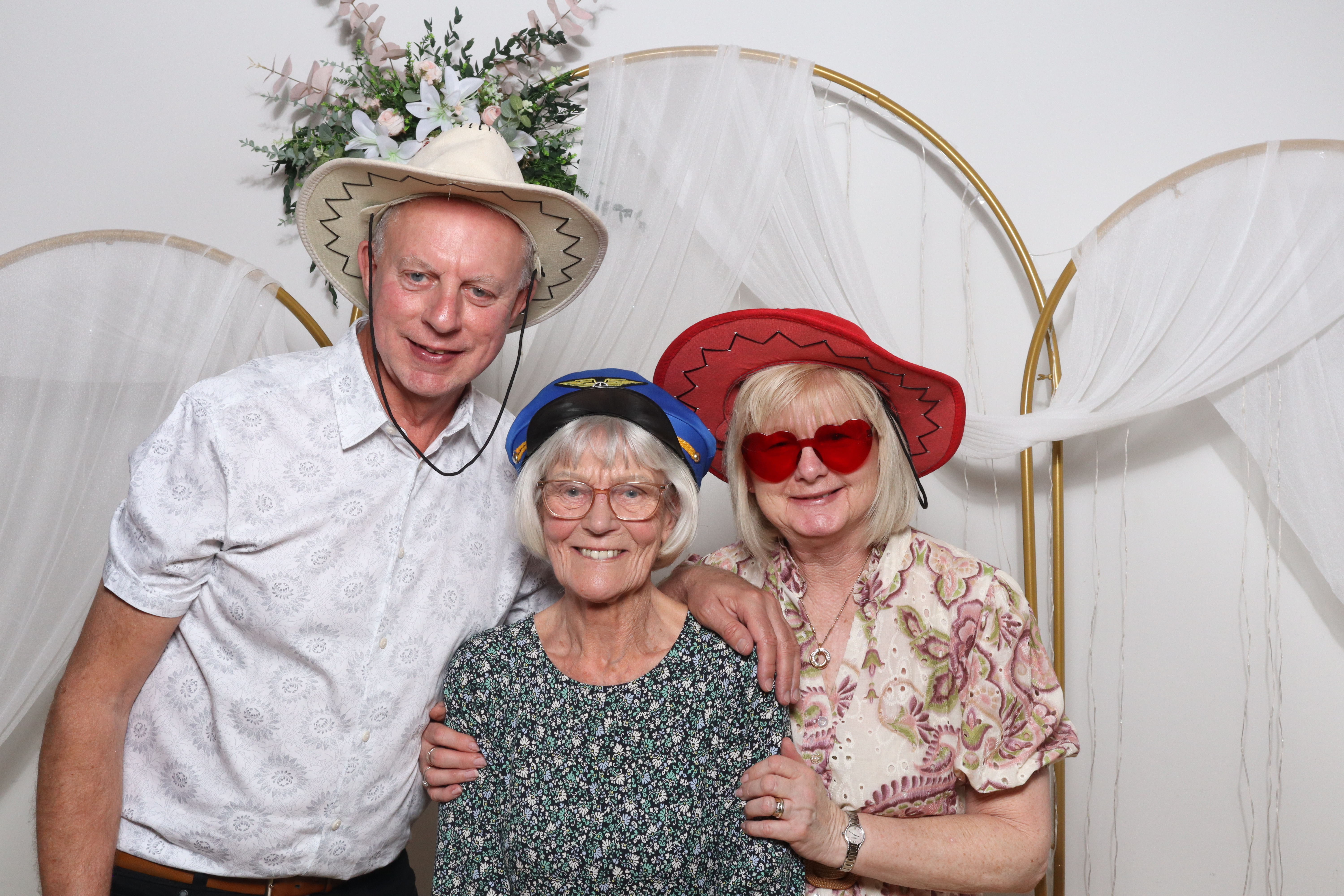 Neil & Tracy  | View more photos from the event at gallery.magicimages.uk/u/MagicImages/Neil-Tracy