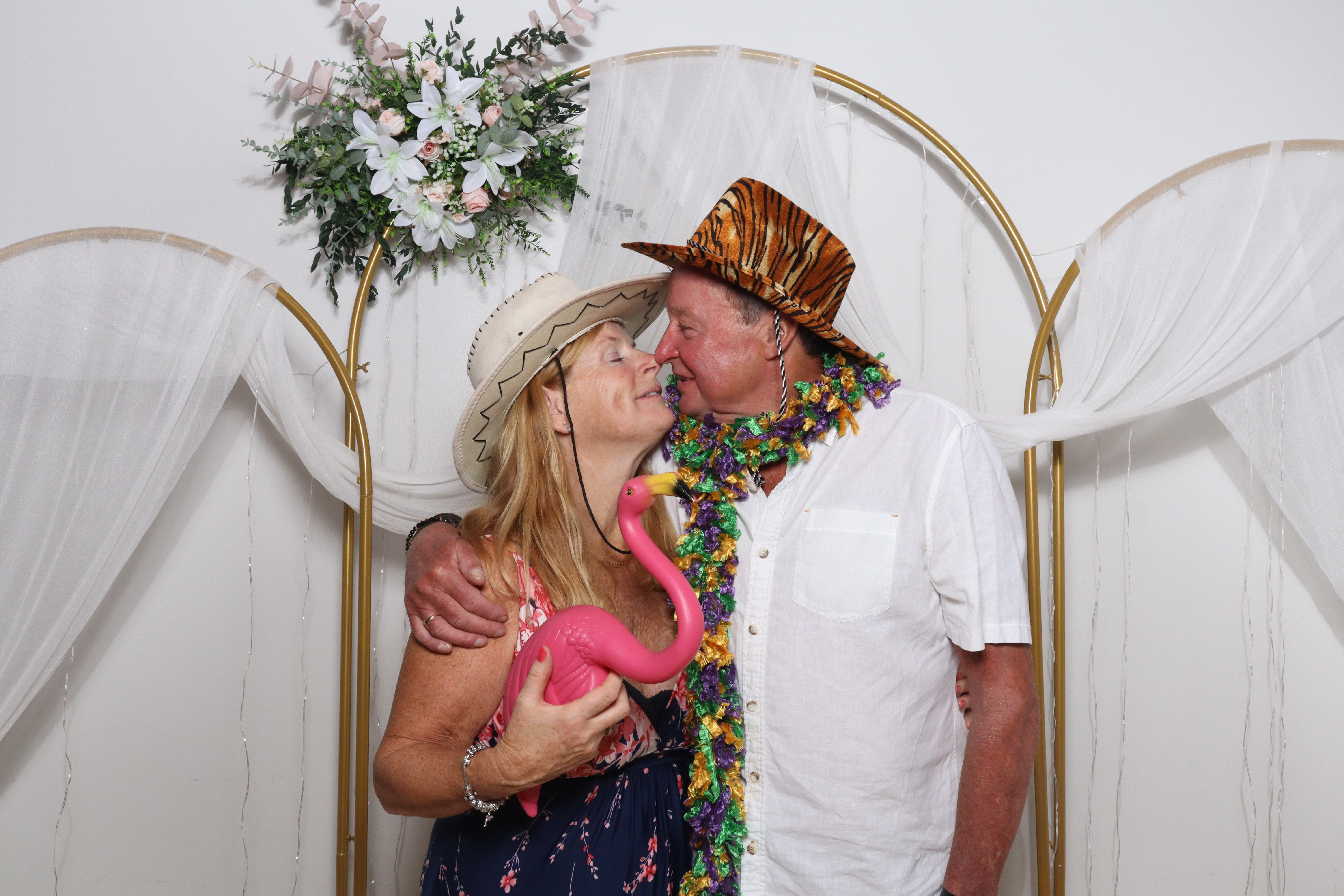 Neil & Tracy  | View more photos from the event at gallery.magicimages.uk/u/MagicImages/Neil-Tracy