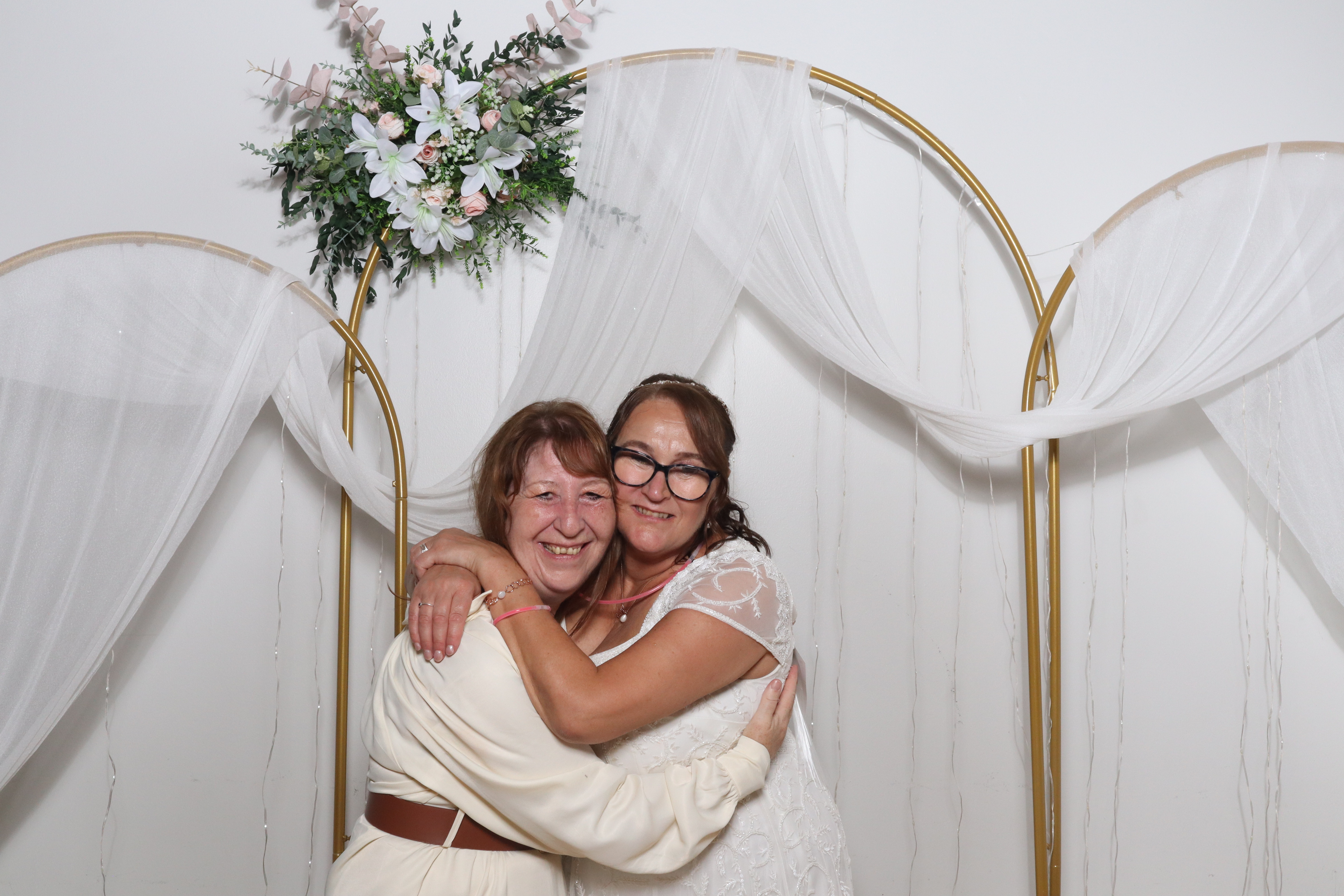 Neil & Tracy  | View more photos from the event at gallery.magicimages.uk/u/MagicImages/Neil-Tracy