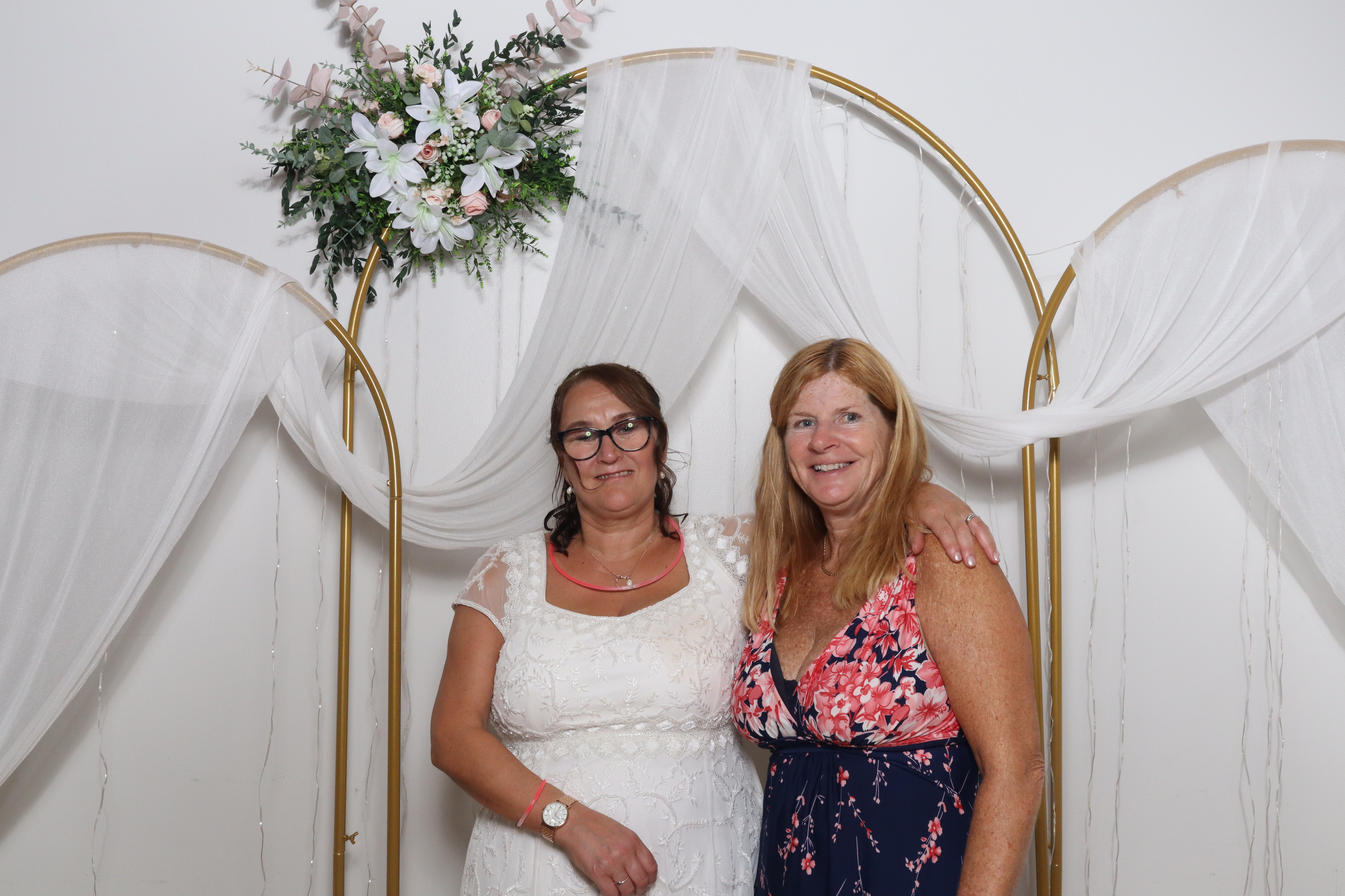 Neil & Tracy  | View more photos from the event at gallery.magicimages.uk/u/MagicImages/Neil-Tracy