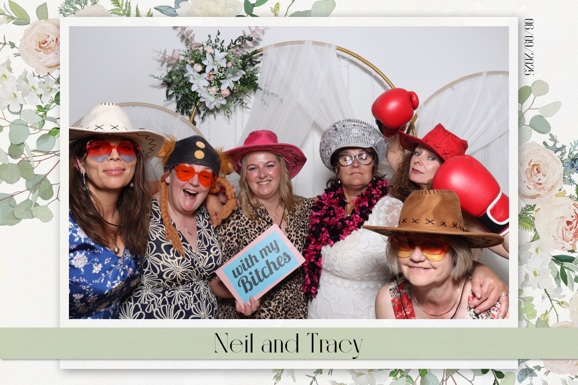 Neil & Tracy  | View more photos from the event at gallery.magicimages.uk/u/MagicImages/Neil-Tracy