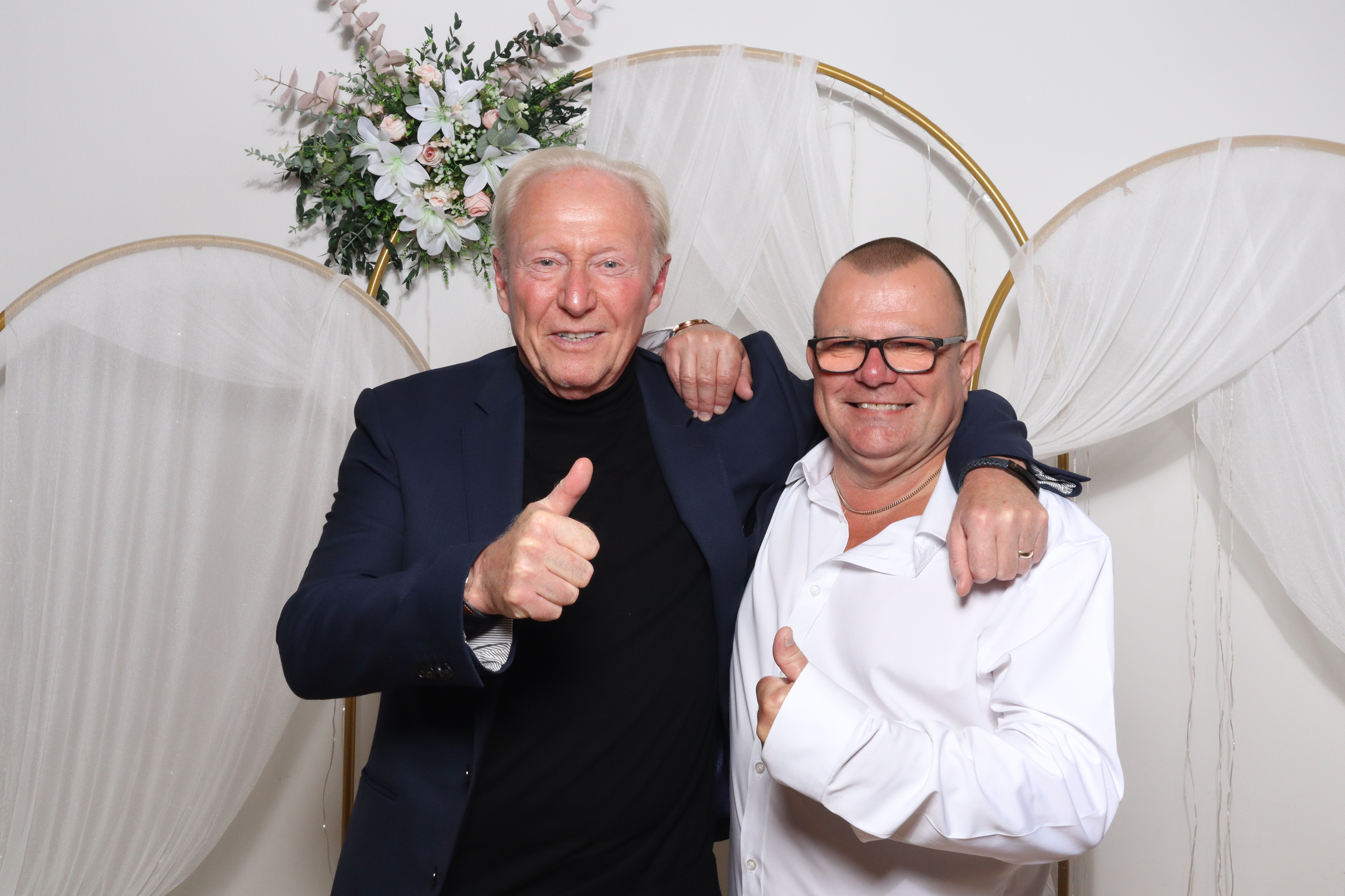 Neil & Tracy  | View more photos from the event at gallery.magicimages.uk/u/MagicImages/Neil-Tracy