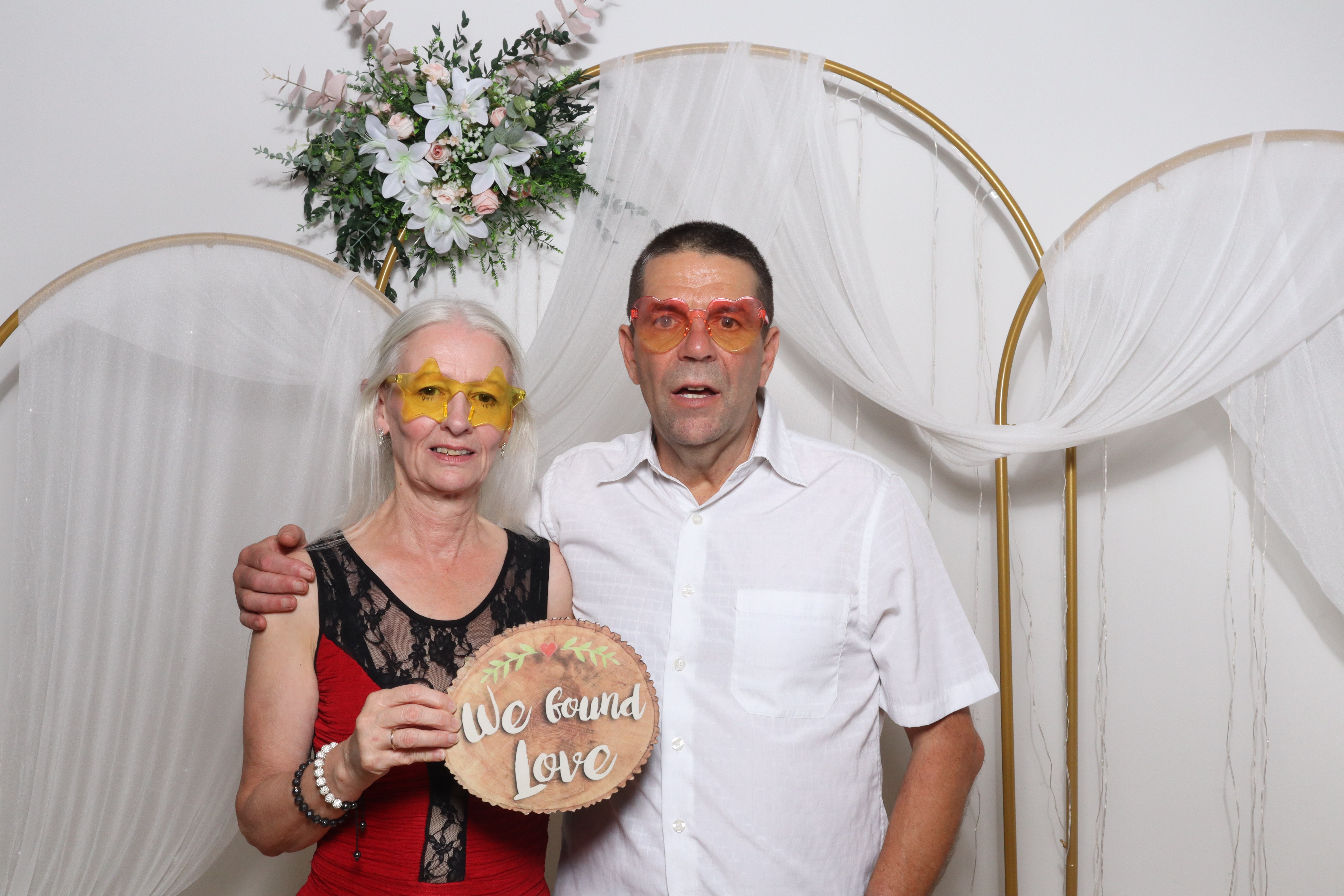 Neil & Tracy  | View more photos from the event at gallery.magicimages.uk/u/MagicImages/Neil-Tracy