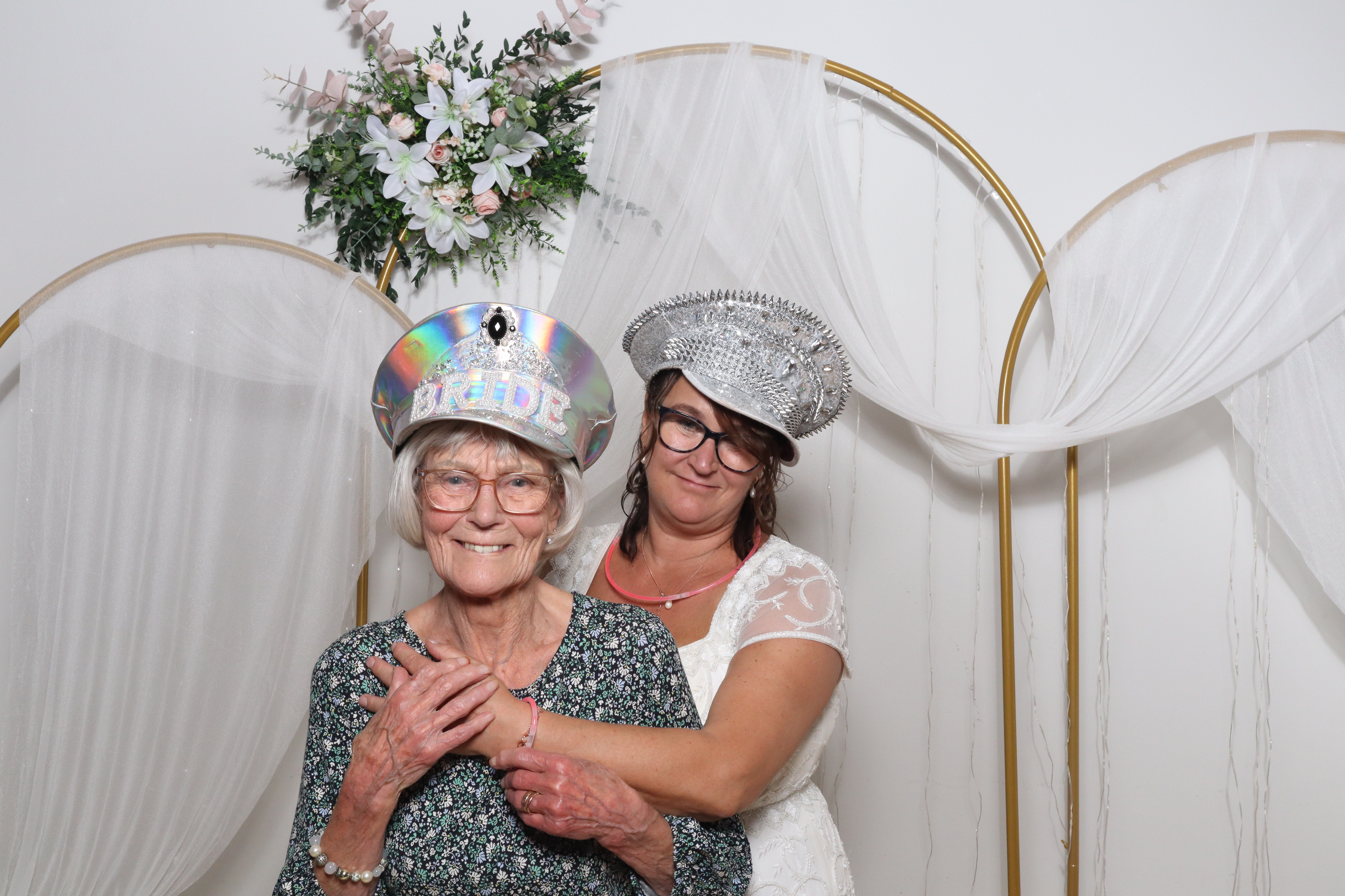 Neil & Tracy  | View more photos from the event at gallery.magicimages.uk/u/MagicImages/Neil-Tracy