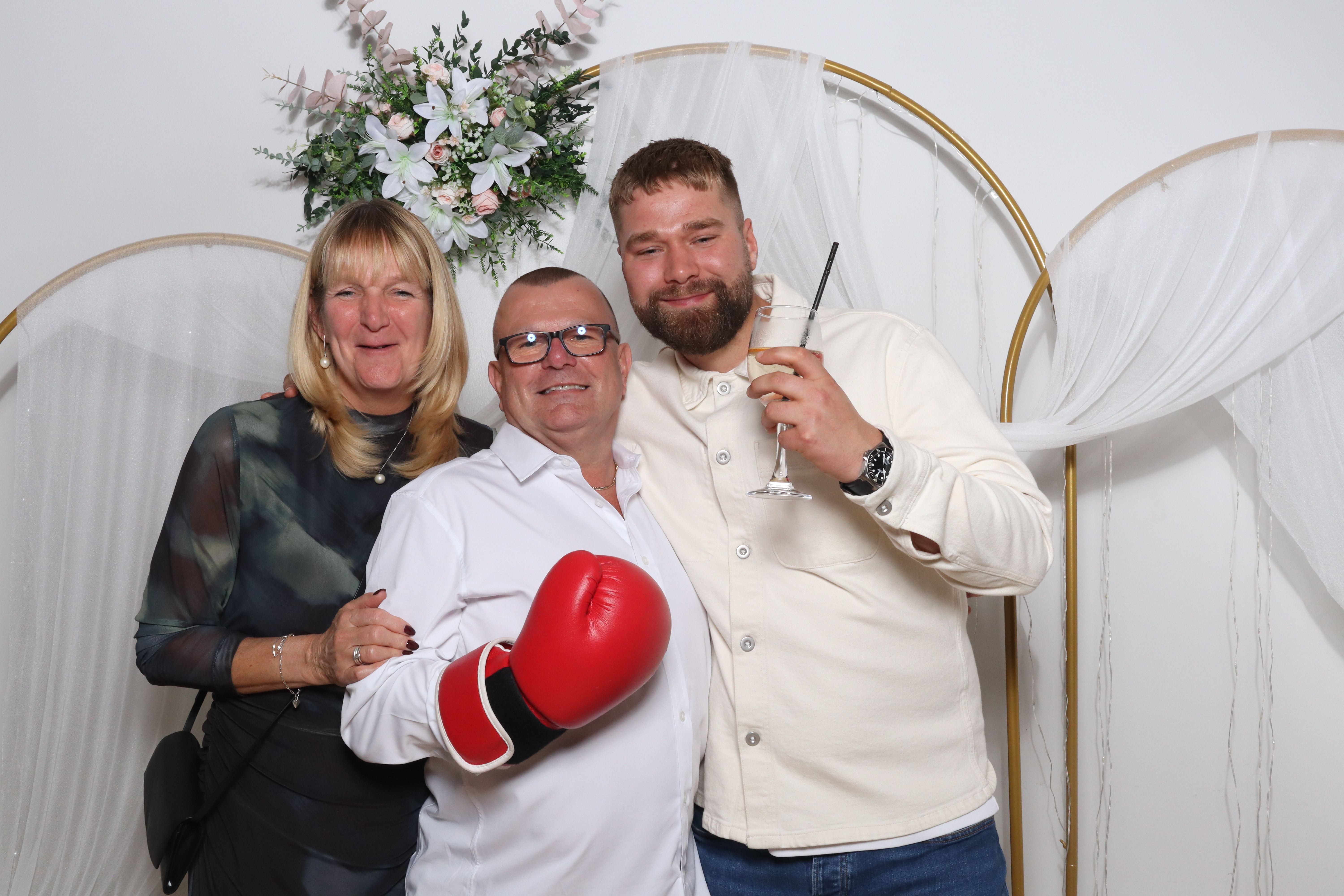 Neil & Tracy  | View more photos from the event at gallery.magicimages.uk/u/MagicImages/Neil-Tracy