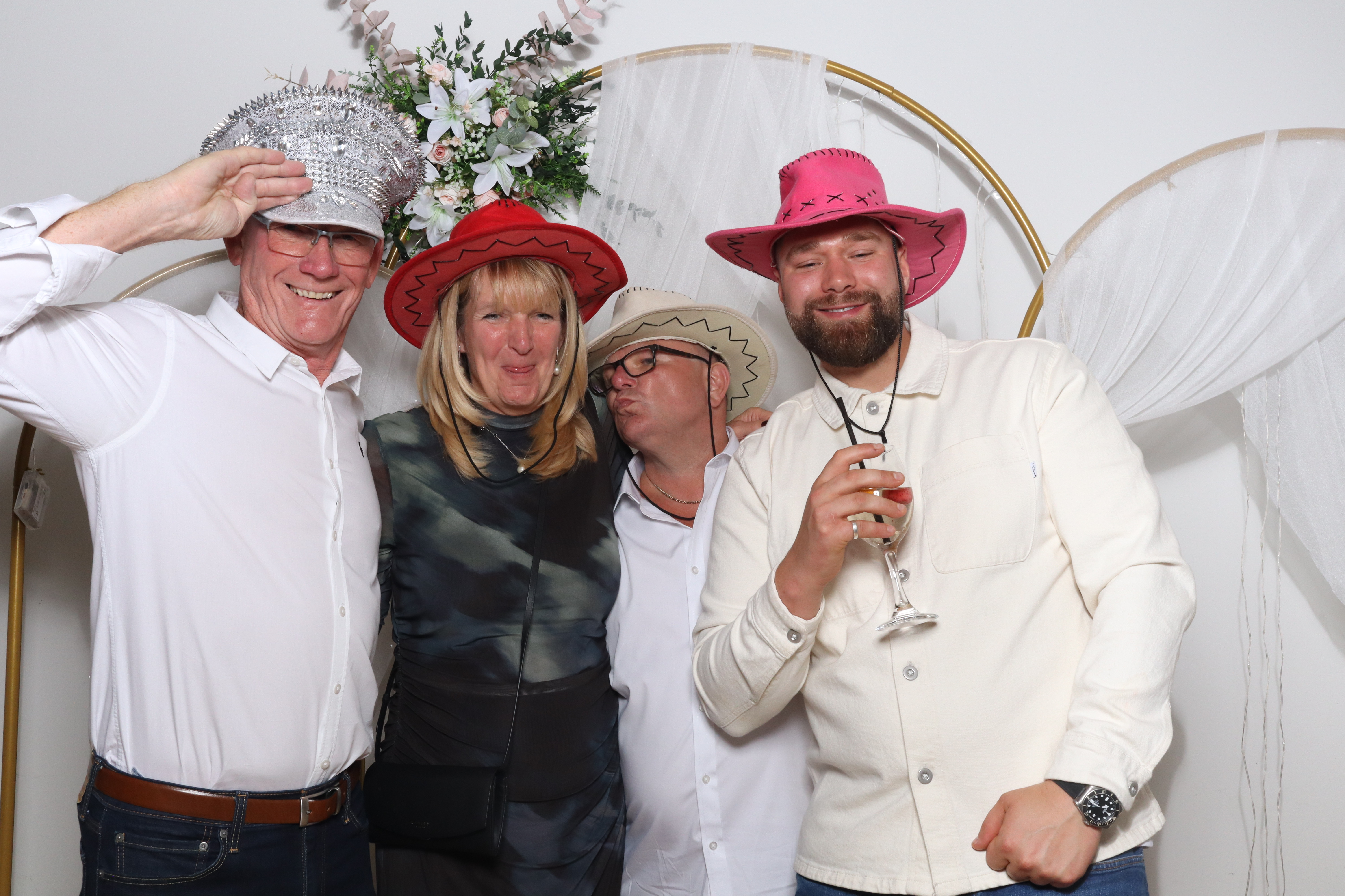 Neil & Tracy  | View more photos from the event at gallery.magicimages.uk/u/MagicImages/Neil-Tracy