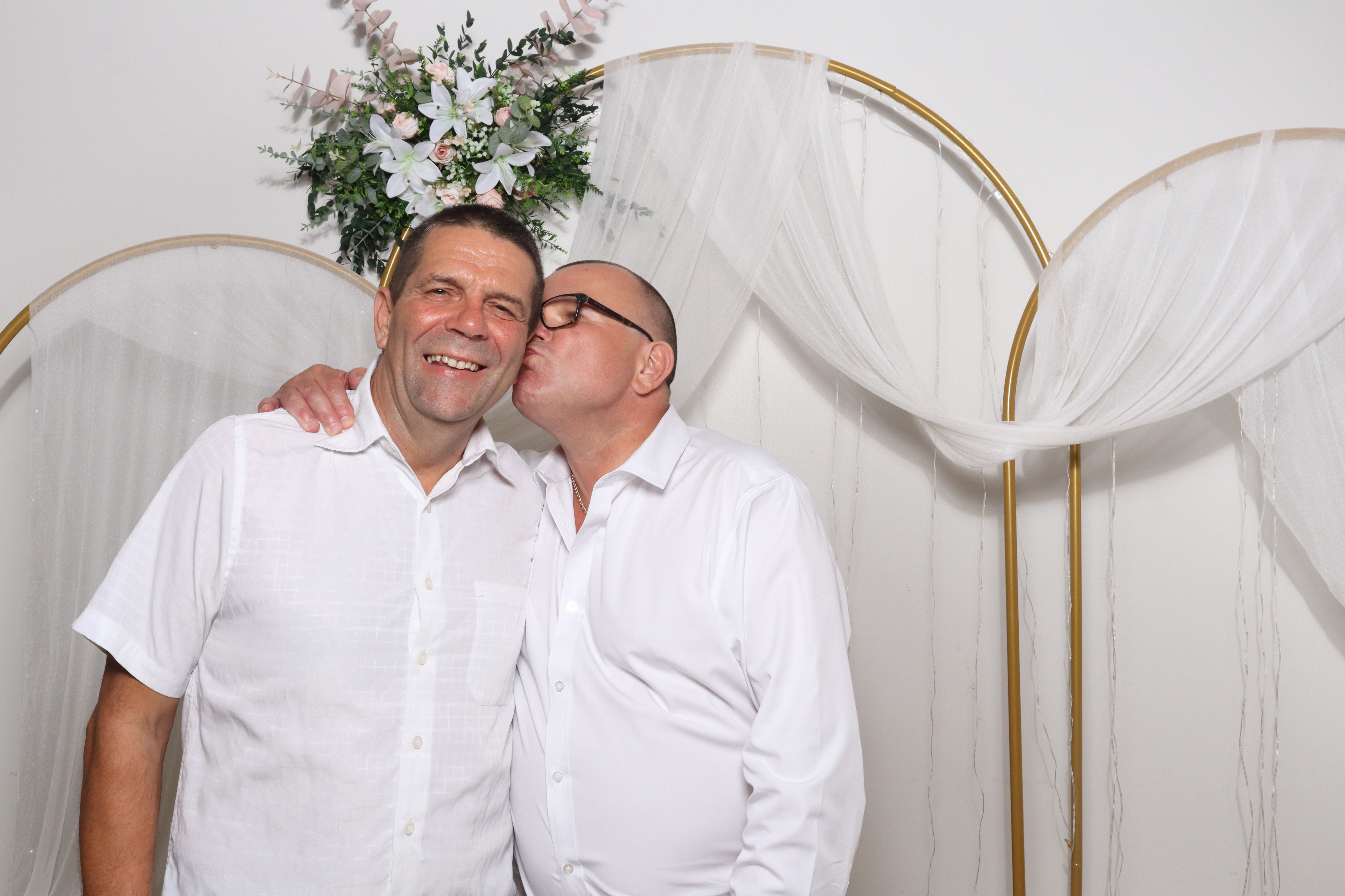 Neil & Tracy  | View more photos from the event at gallery.magicimages.uk/u/MagicImages/Neil-Tracy