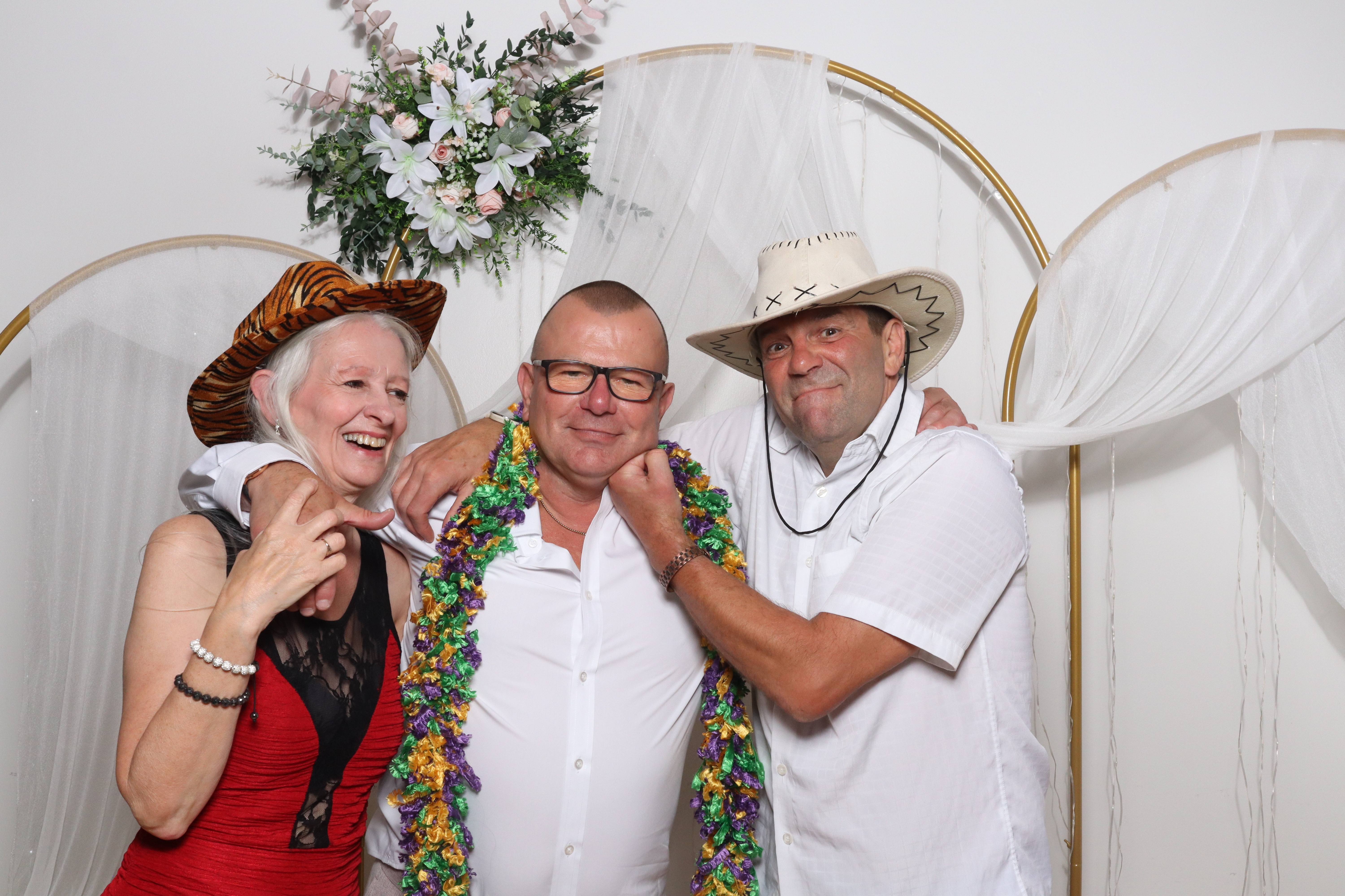 Neil & Tracy  | View more photos from the event at gallery.magicimages.uk/u/MagicImages/Neil-Tracy