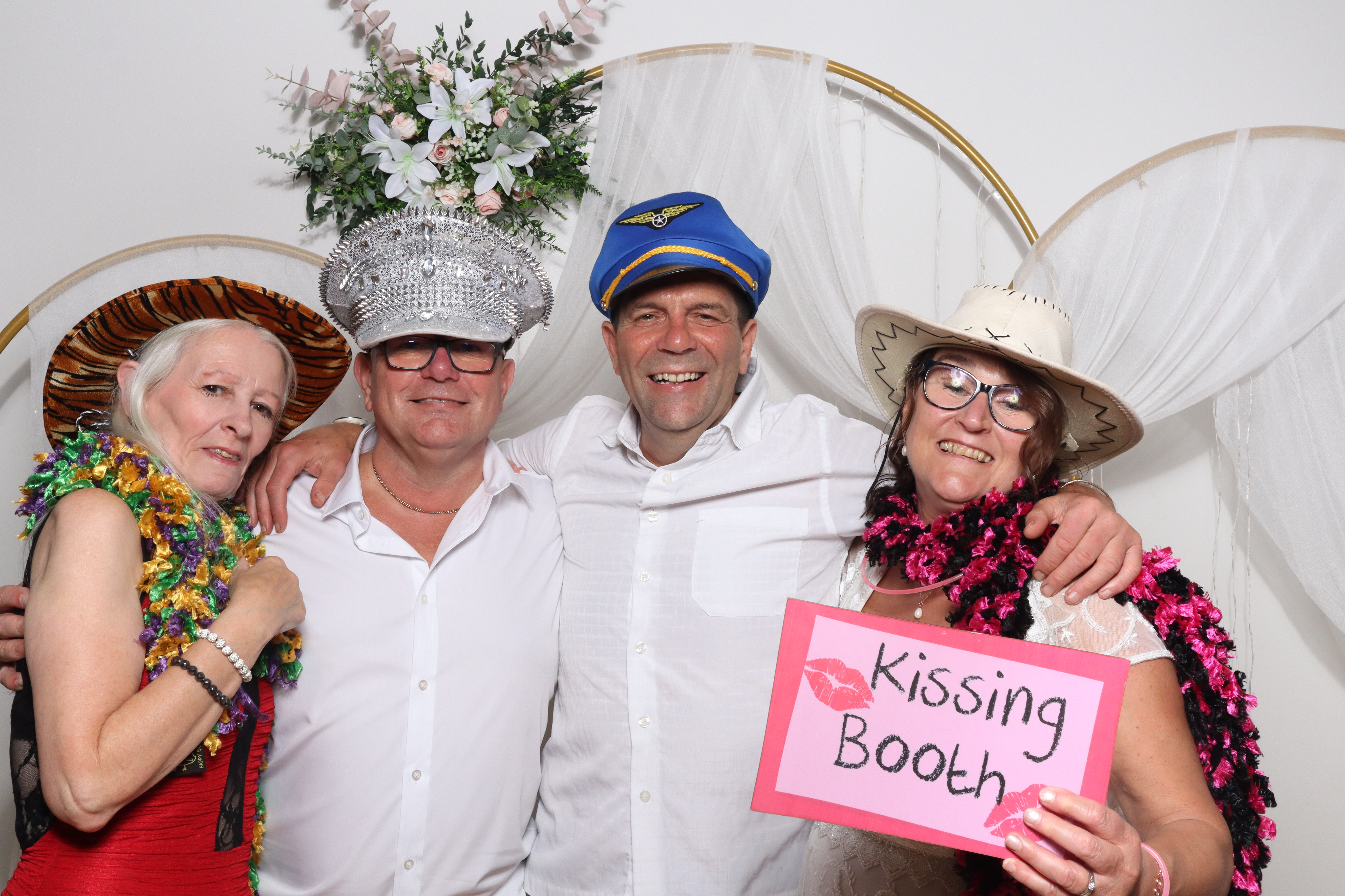 Neil & Tracy  | View more photos from the event at gallery.magicimages.uk/u/MagicImages/Neil-Tracy